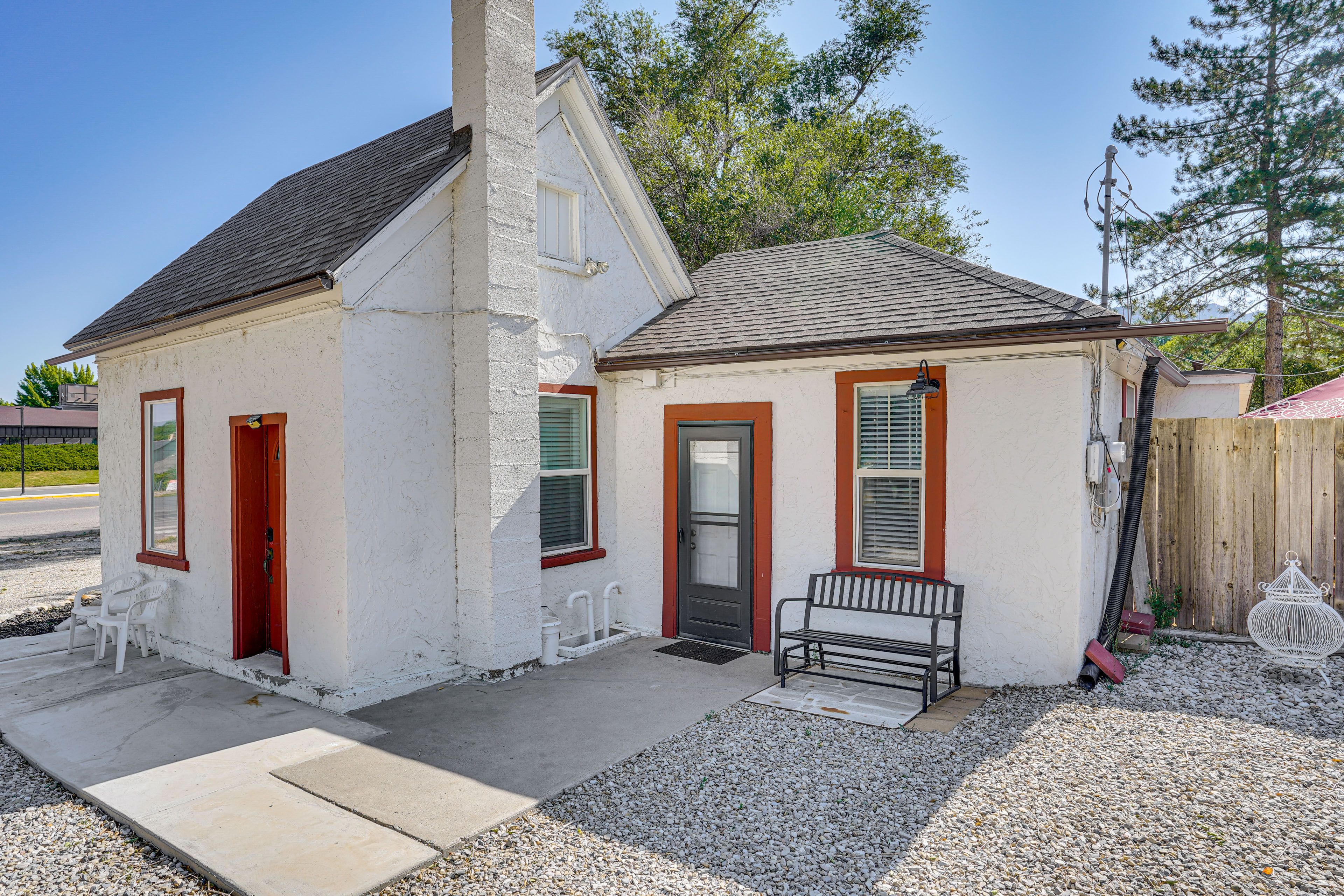 Cottage Exterior | Step-Free Entry