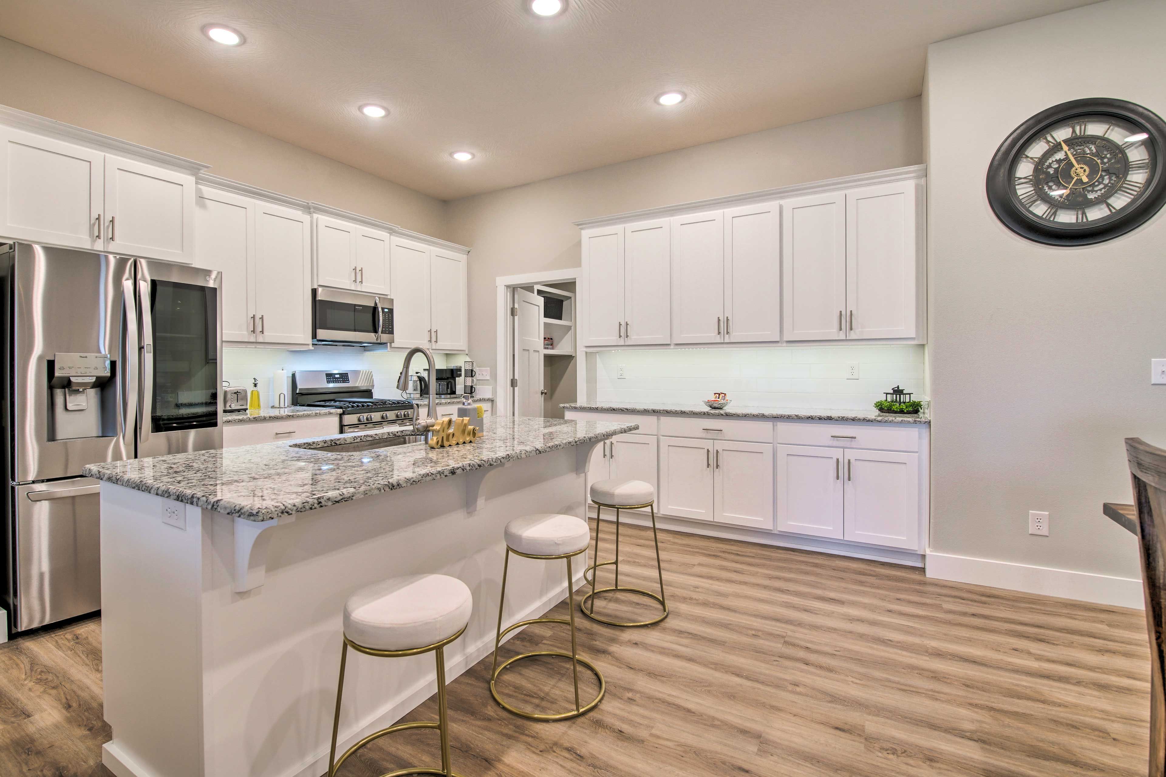Kitchen | Coffee Maker | Toaster | Crockpot | Spices