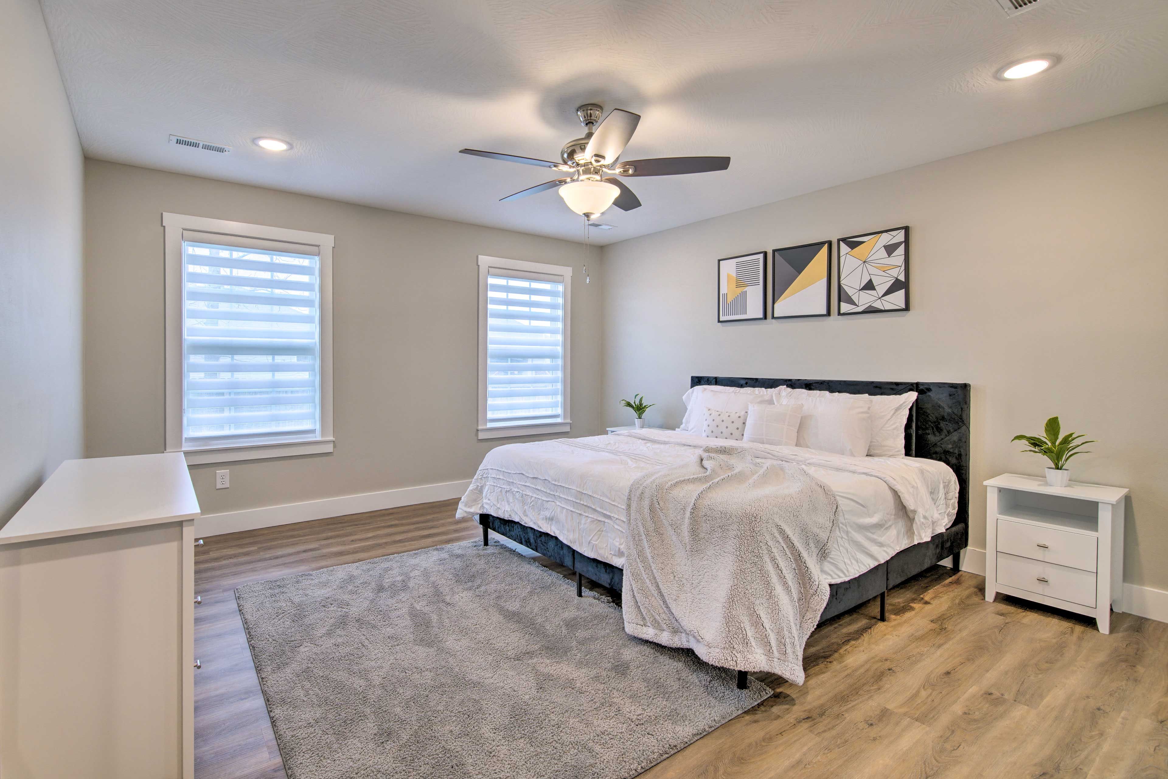 Bedroom 1 | King Bed | En-Suite Bathroom