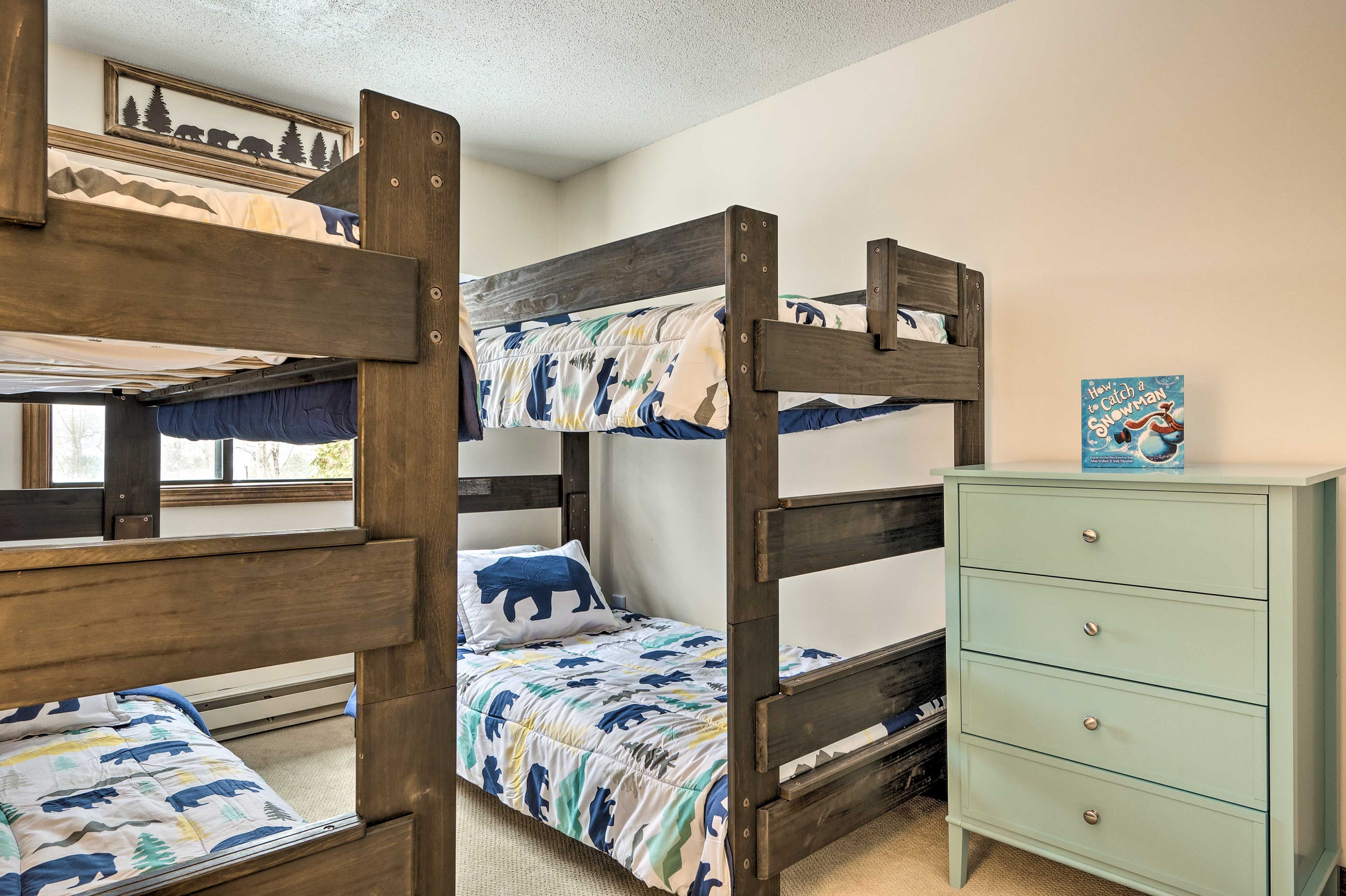 Bedroom 2 | 2 Twin Bunk Beds | Dresser | Linens Provided