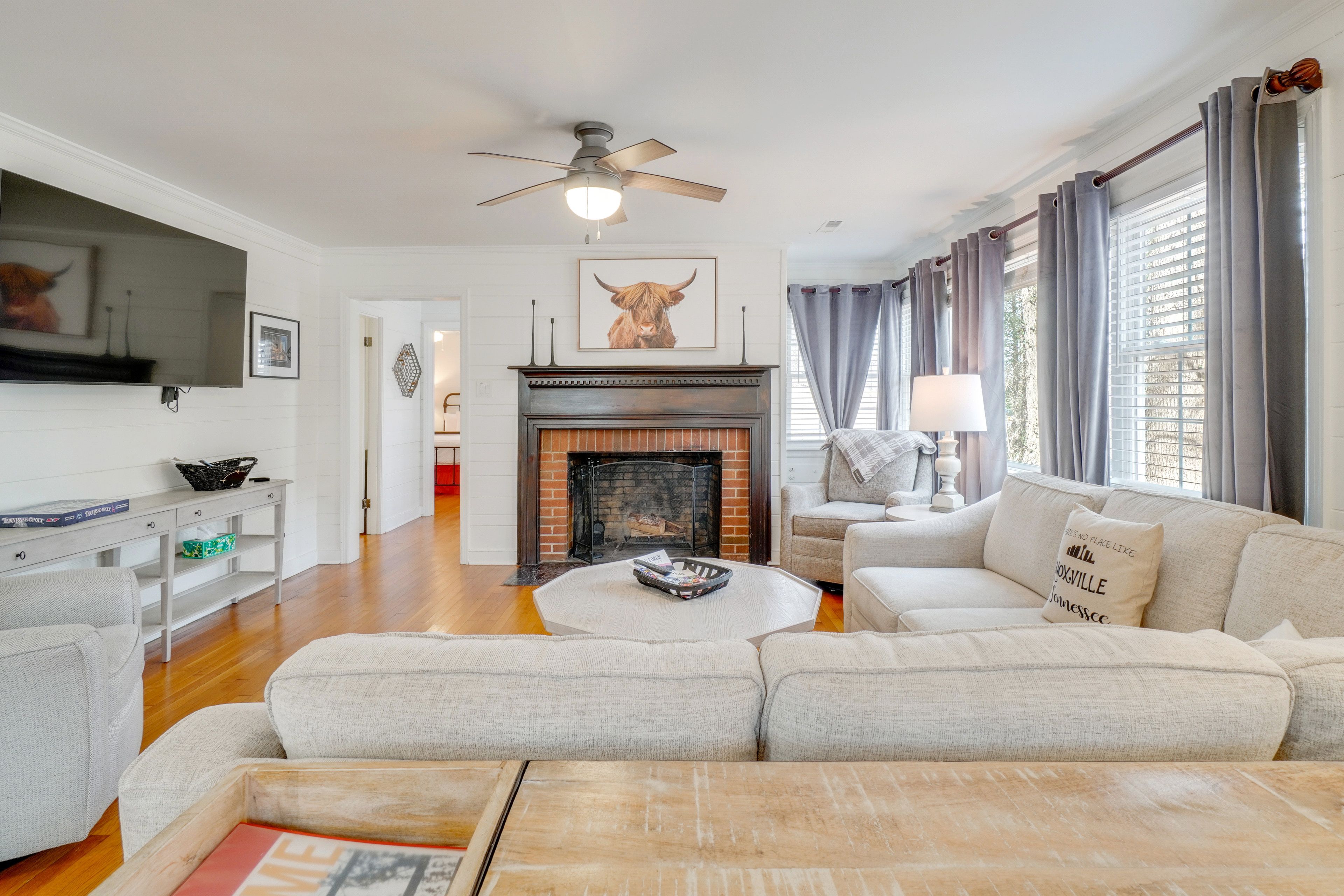 Living Room | Free WiFi