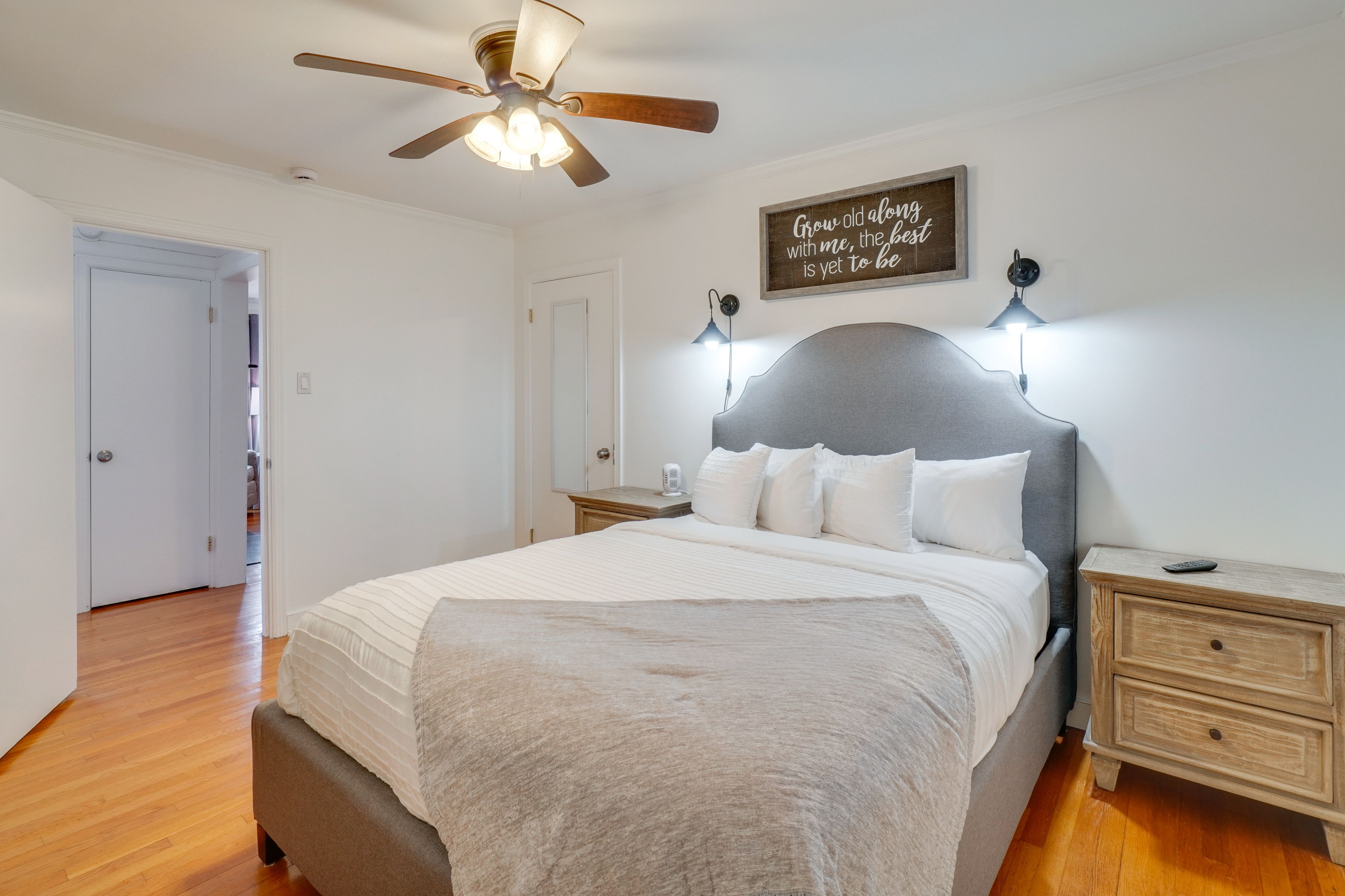 Bedroom 2 | Queen Bed