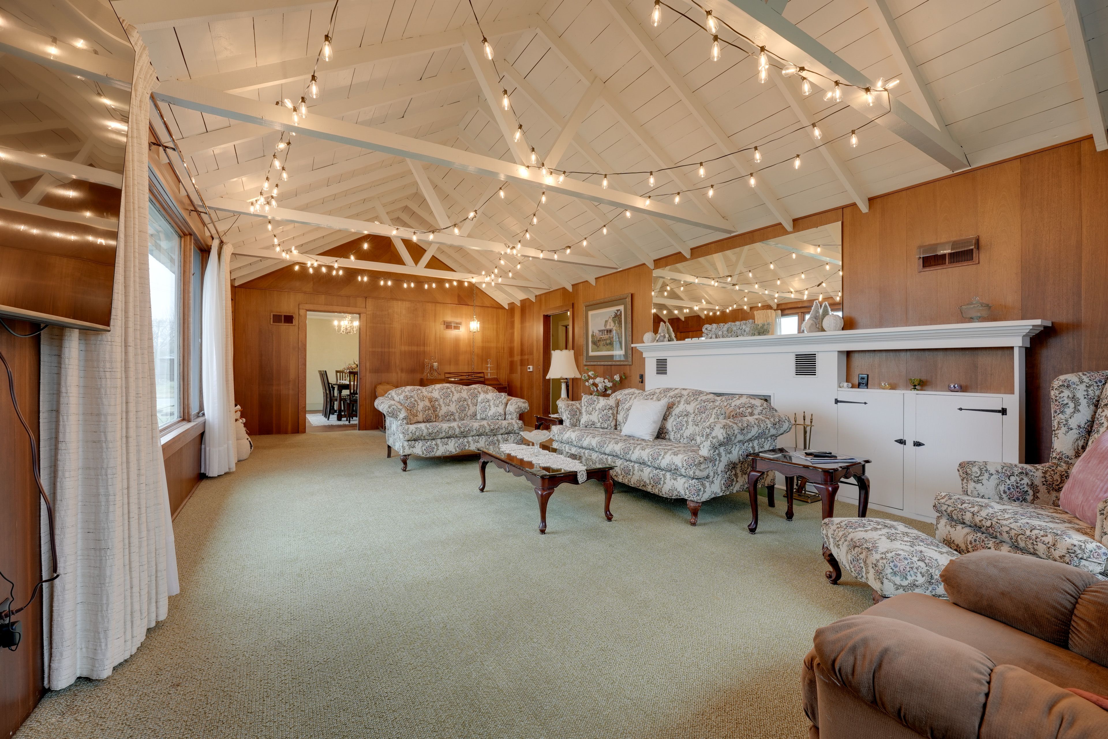 Living Room | Main Floor | 75" Smart TV | Free WiFi (High Speed)