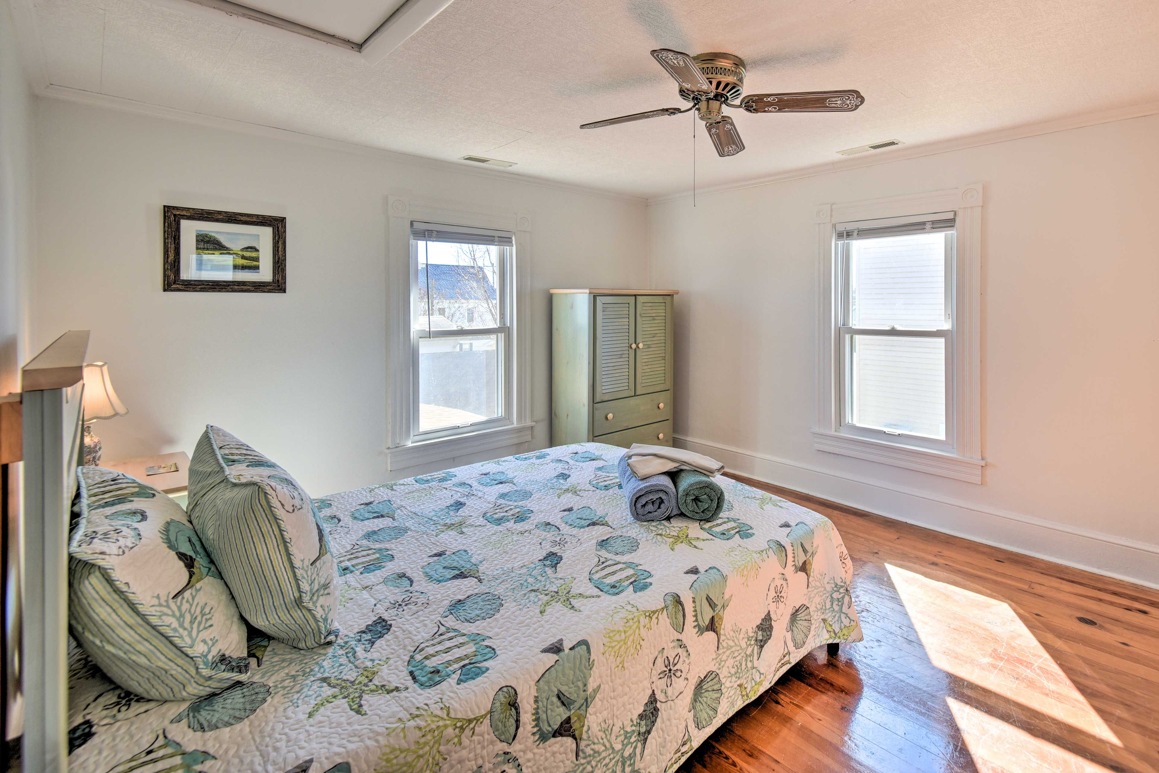 Bedroom 2 | Queen Bed