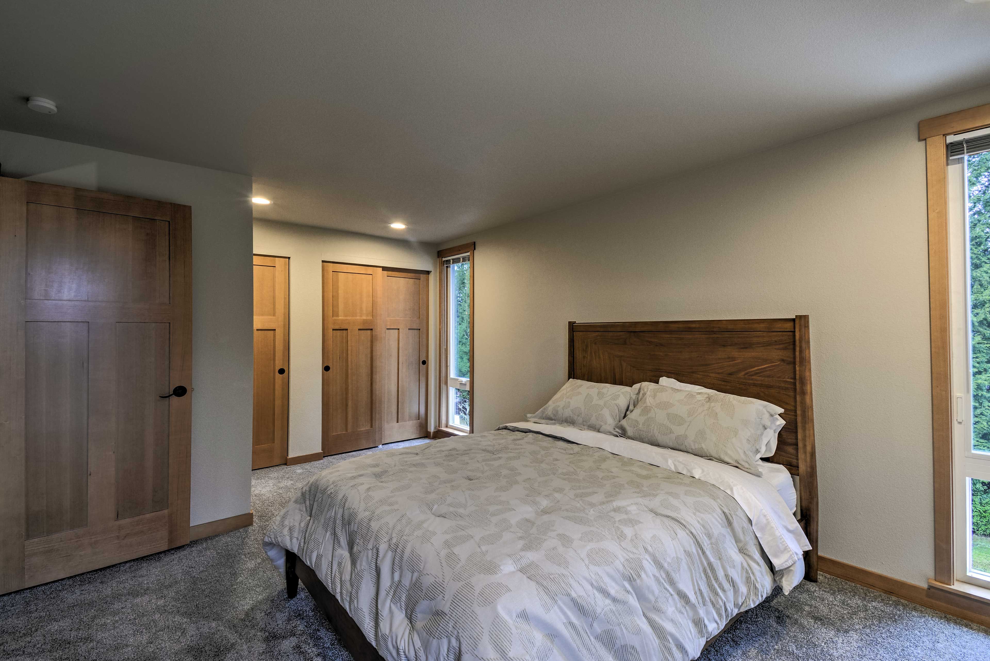 Bedroom 2 | Queen Bed