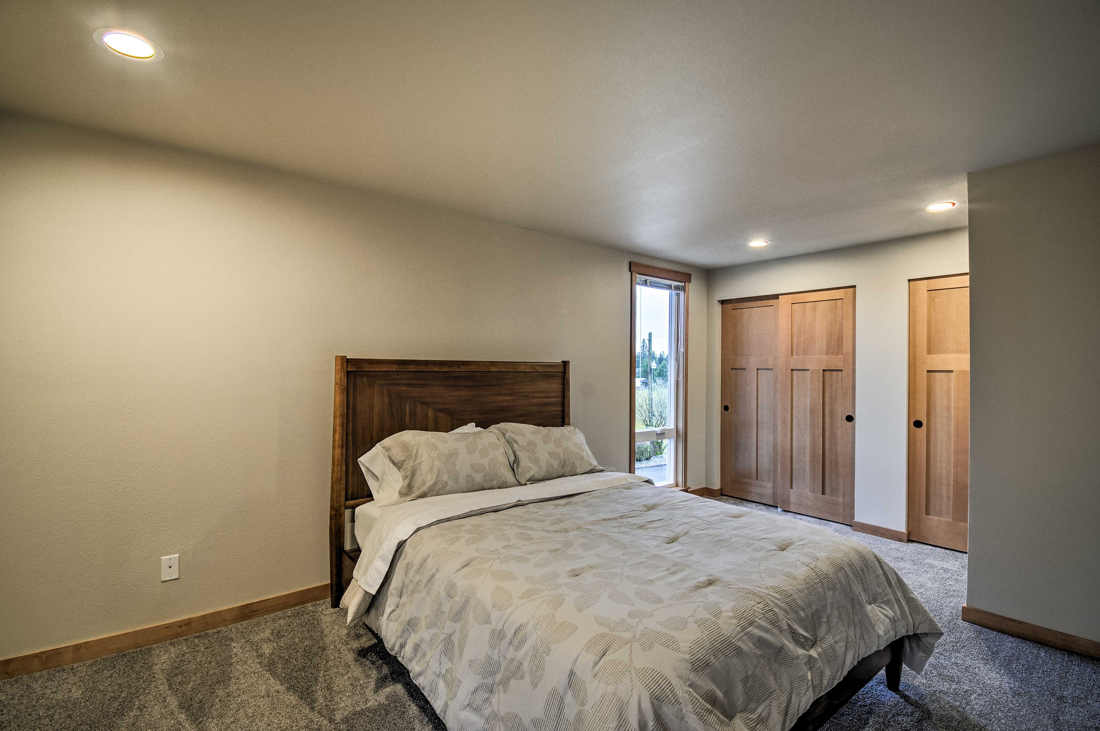 Bedroom 1 | Queen Bed | Linens Provided | 2nd Floor