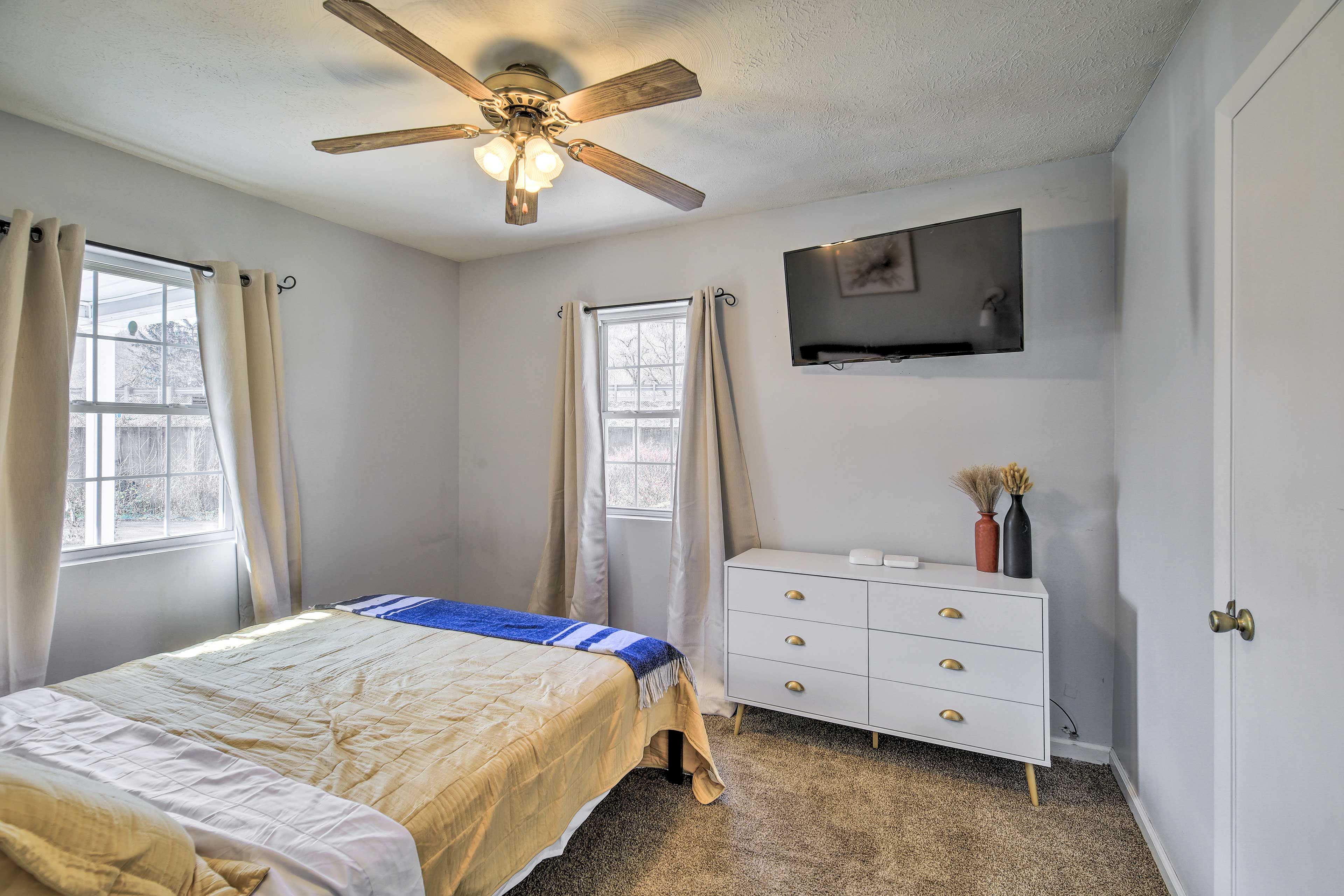 Bedroom 1 | Queen Bed | Linens Provided | Smart TV