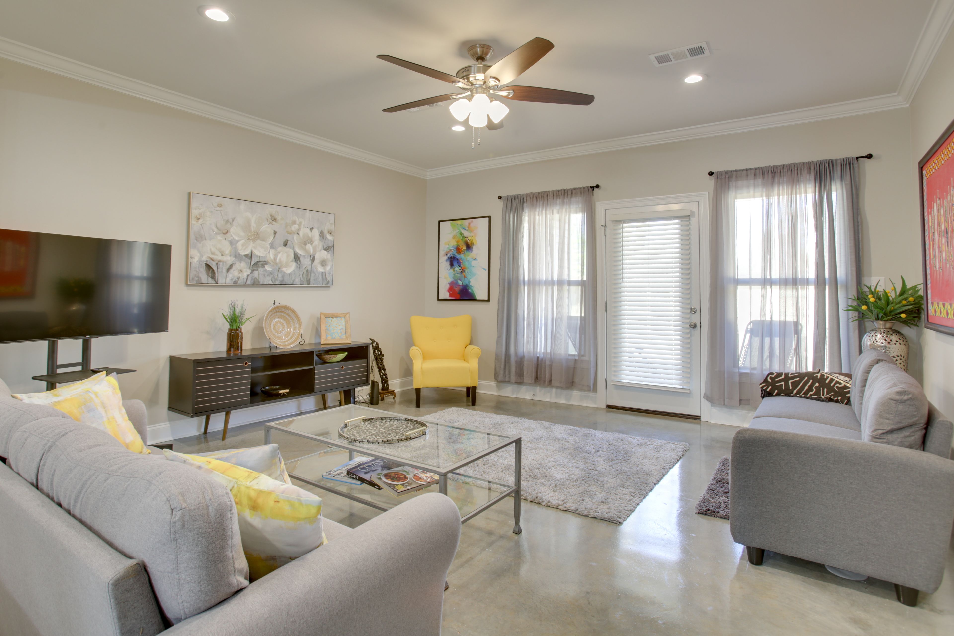 Living Room | Smart TV