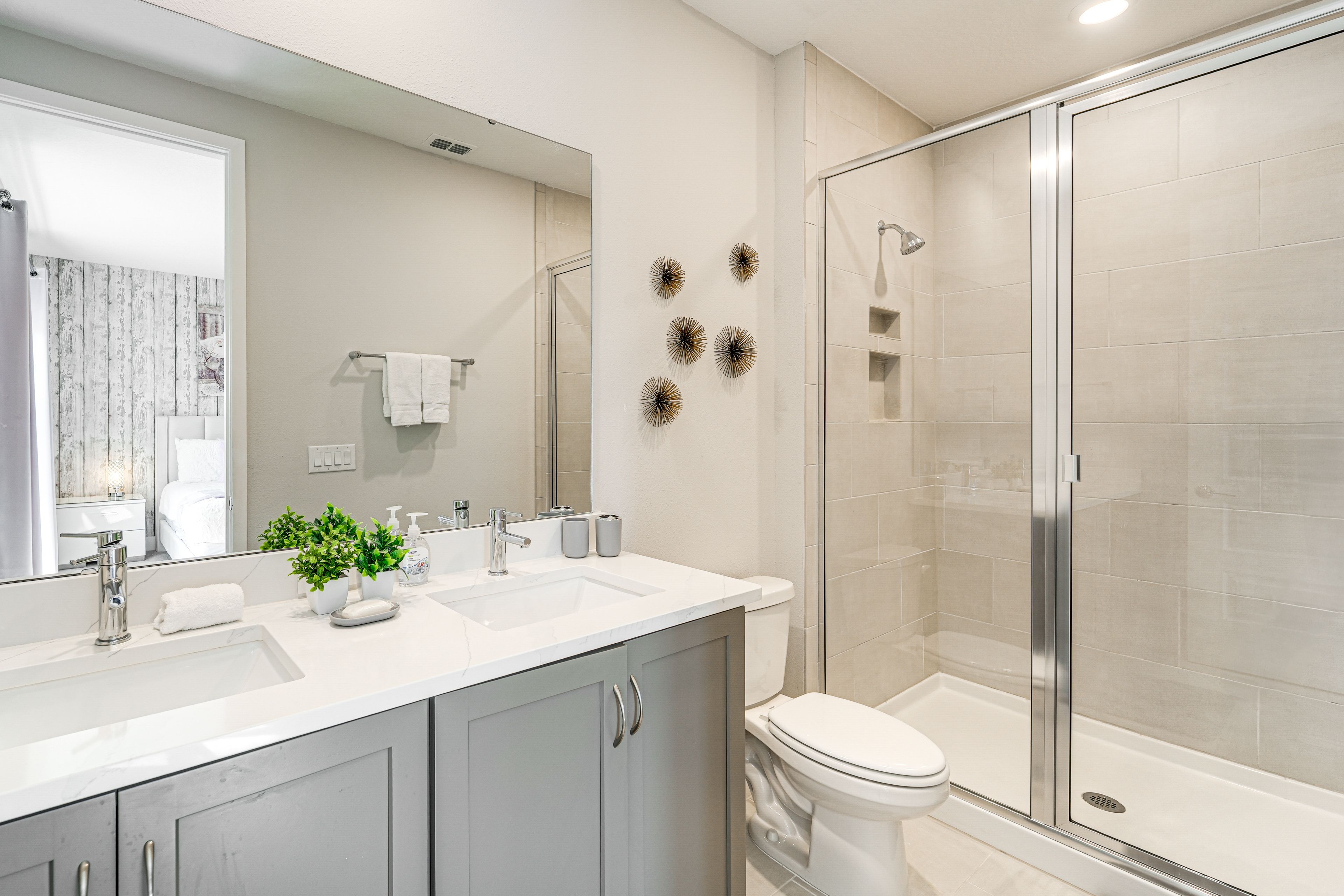 En-Suite Bathroom | 2nd Floor | Towels Provided