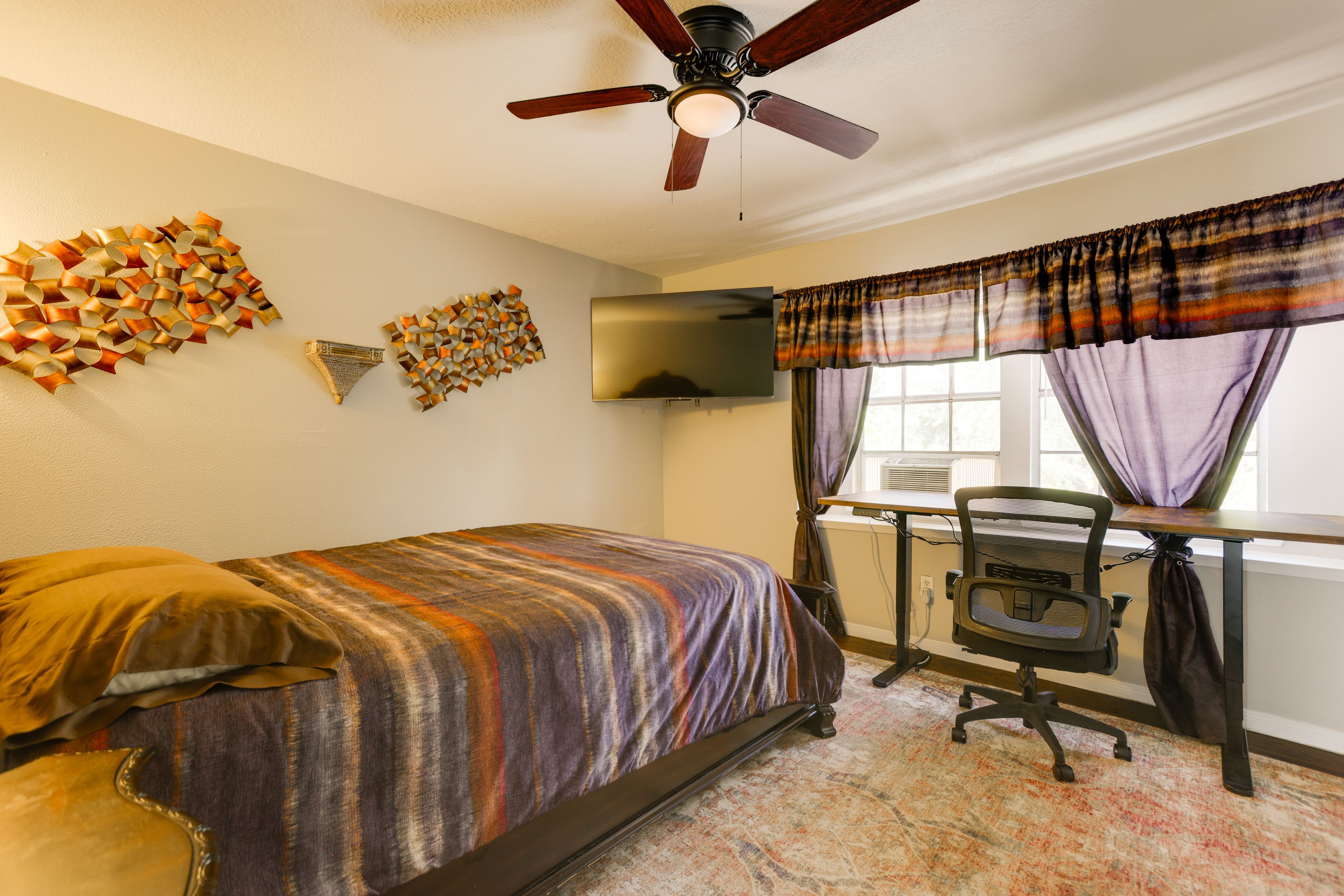 Bedroom 1 | Queen Bed | 2nd Floor