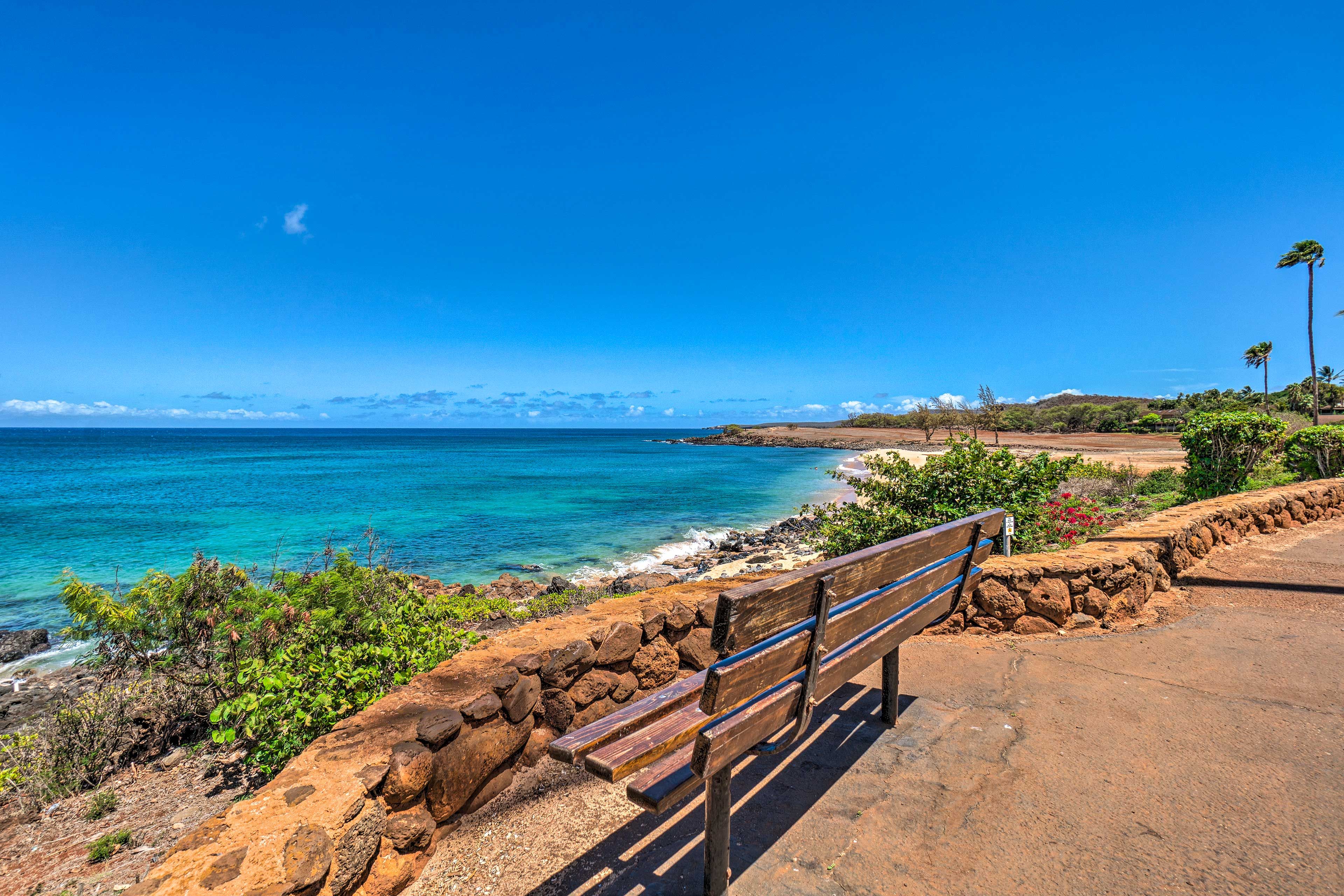 Community Amenities | Walk to Beach