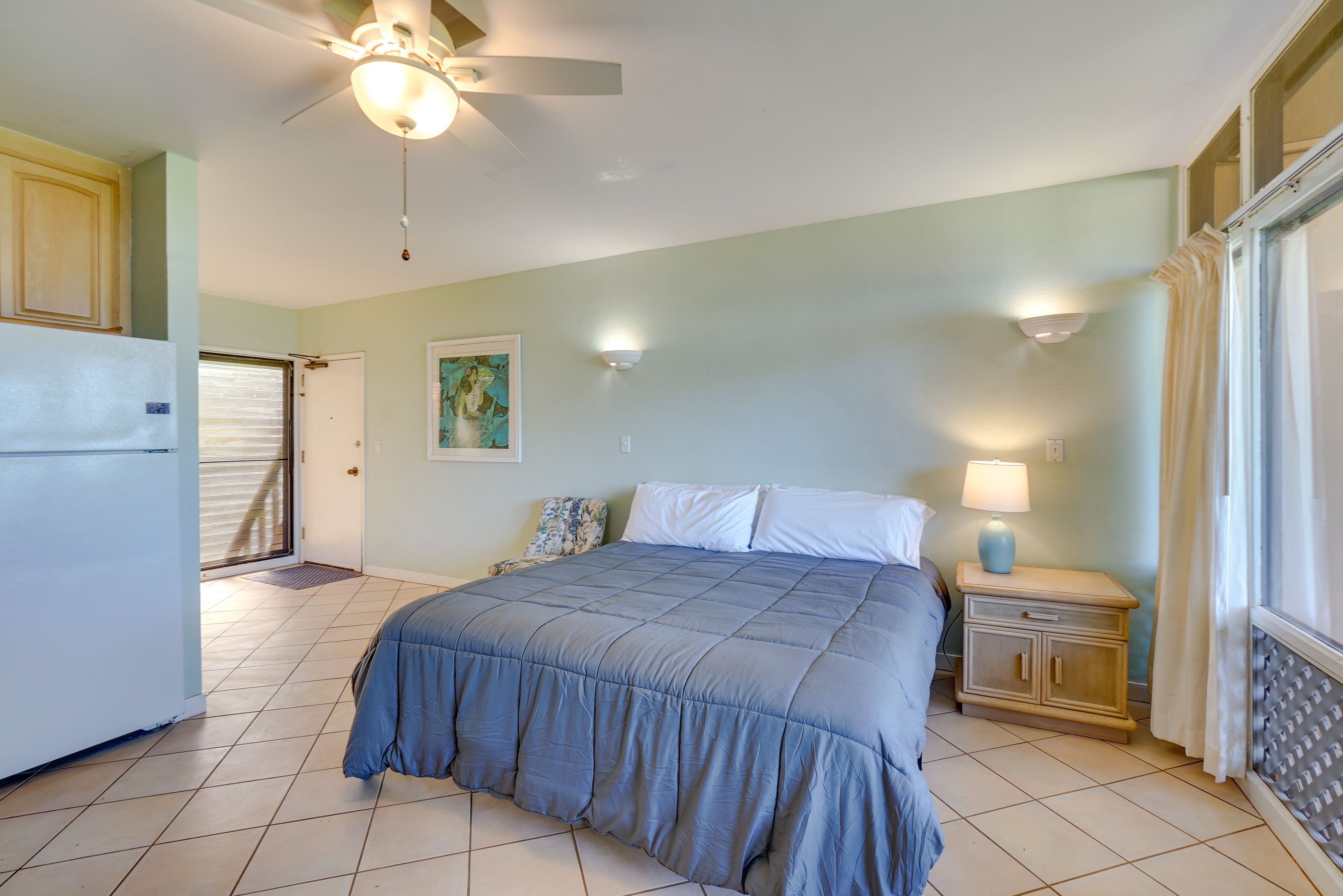 Studio | Queen Bed | Linens & Towels