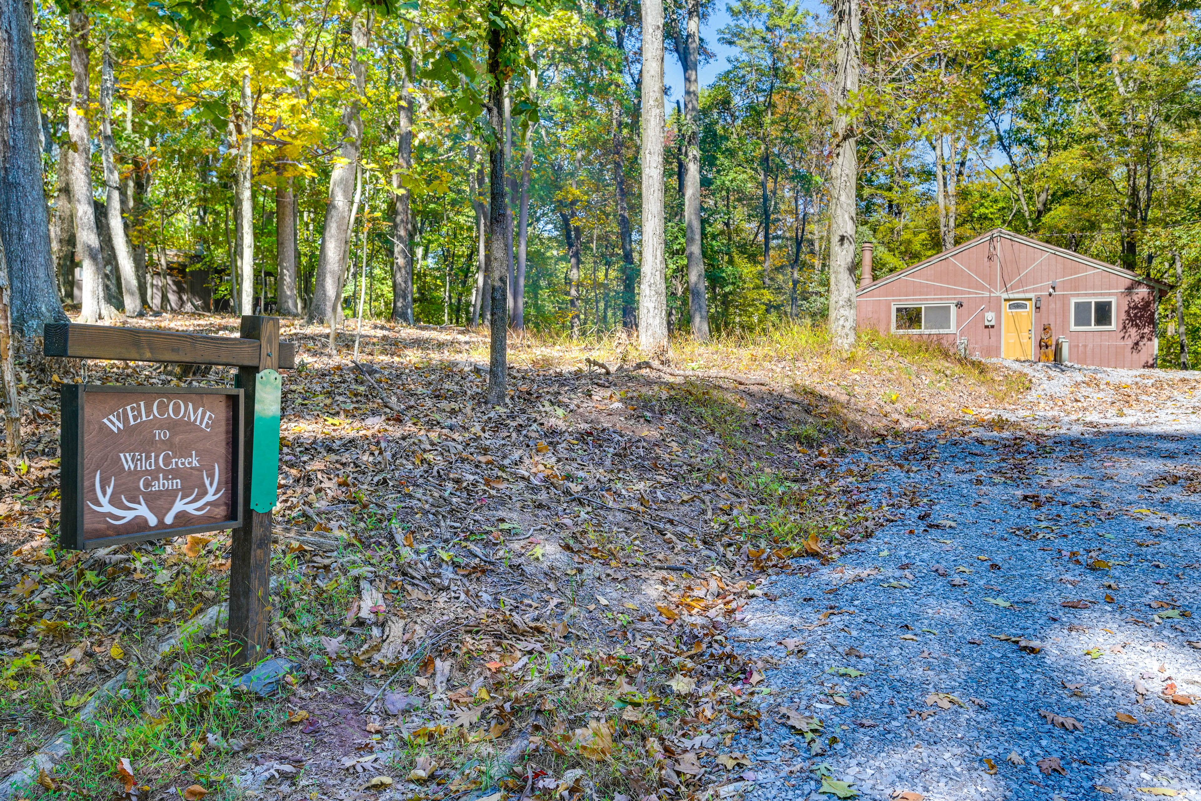 Parking | Gravel Driveway (3 Vehicles)