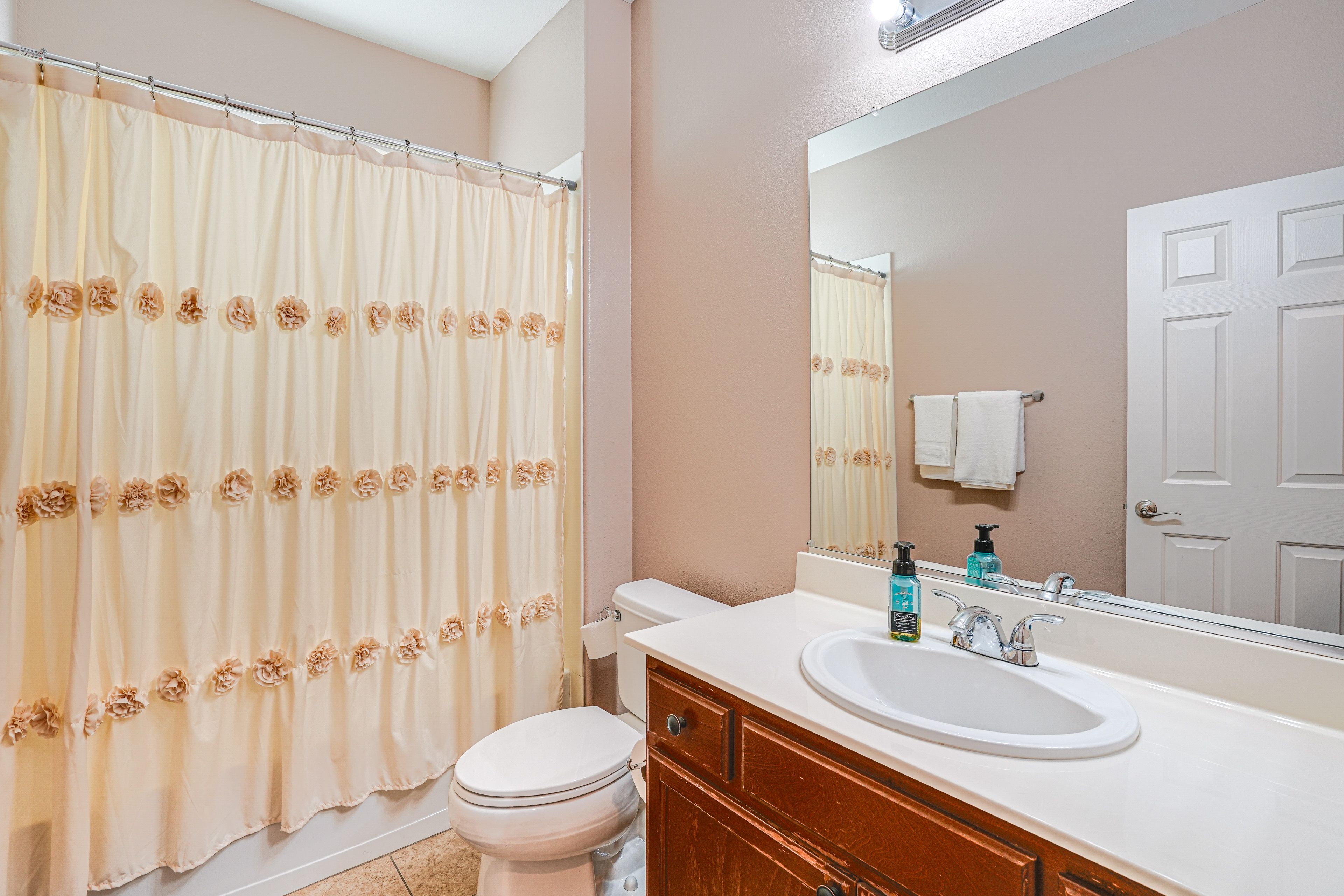 Bathroom | Complimentary Toiletries | 1st Floor