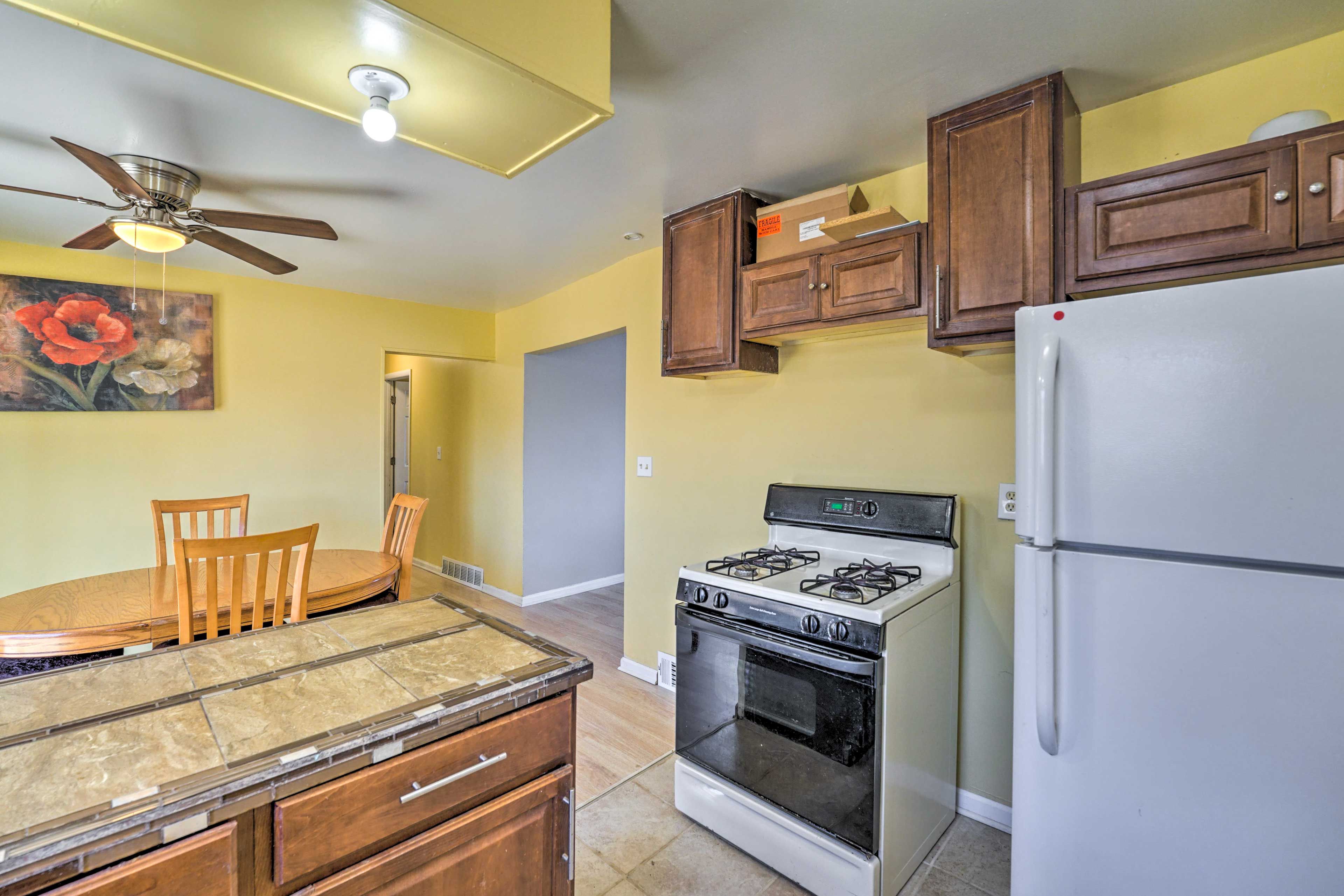 Kitchen | Cooking Basics | Coffee Maker | Paper Towels/Trash Bags Provided