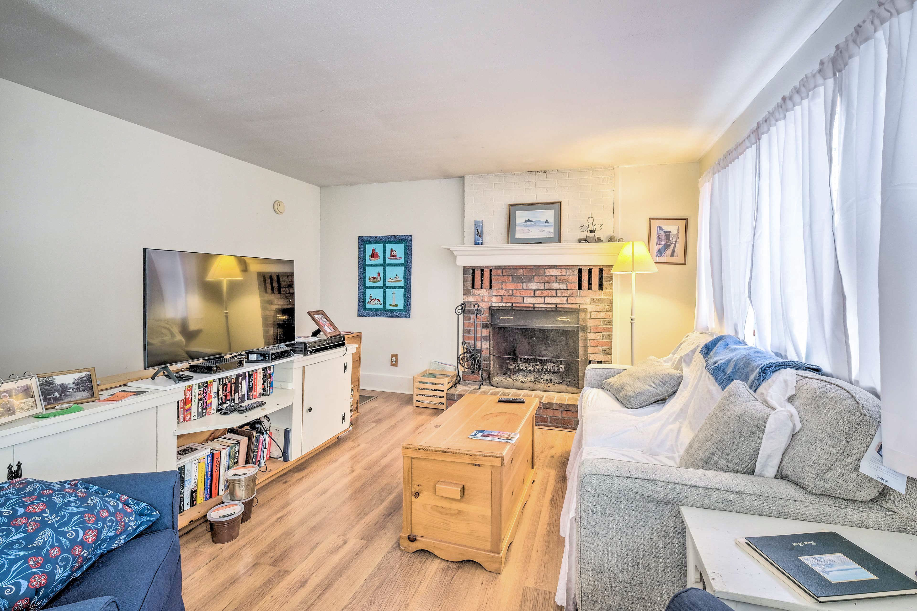 Living Room | Free WiFi | Smart TV