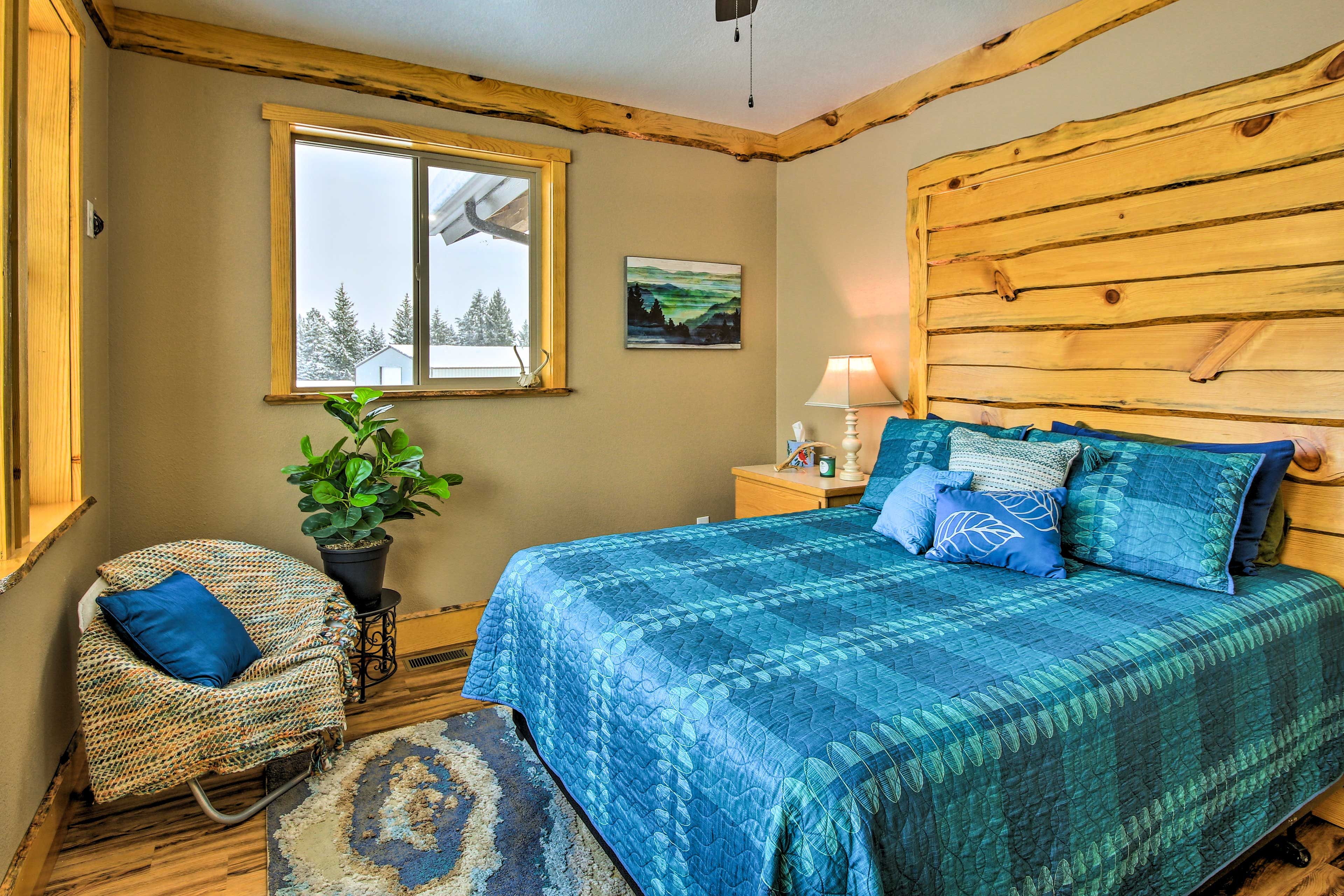 Bedroom 2 | Queen Bed