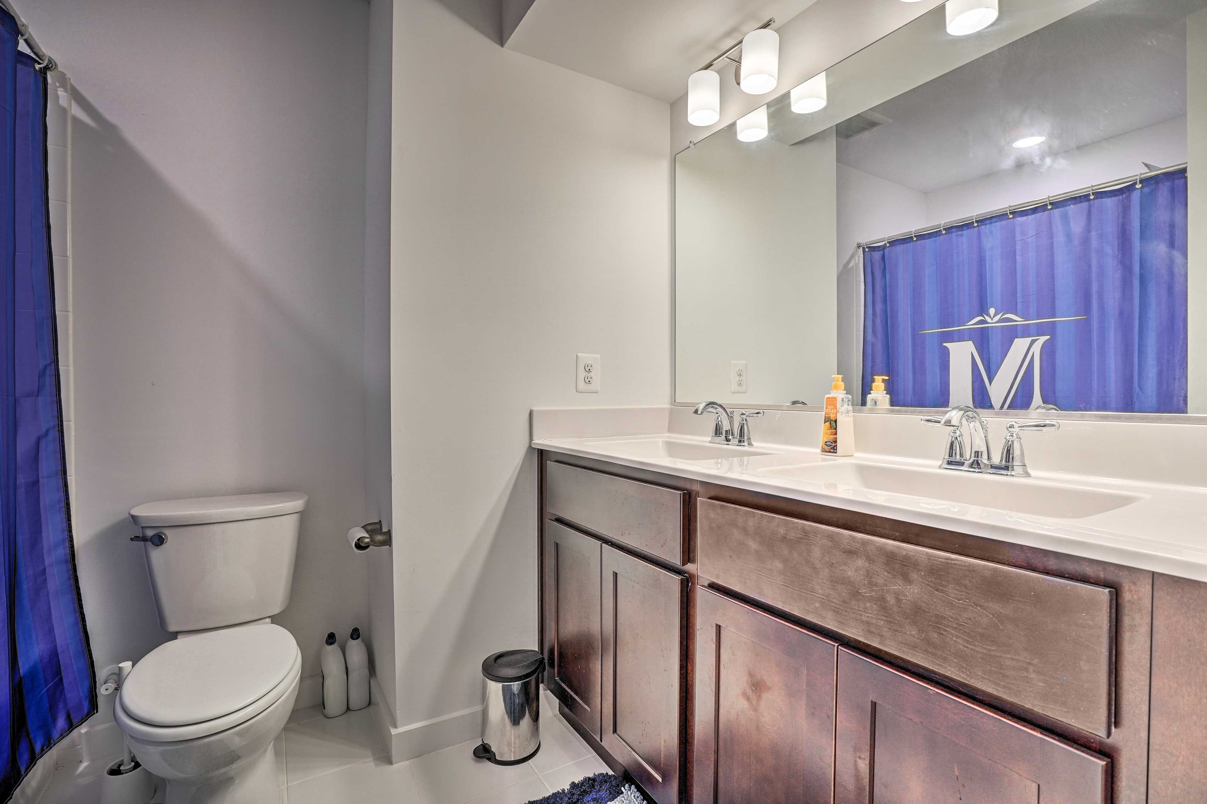 Full Bathroom | 2nd Floor
