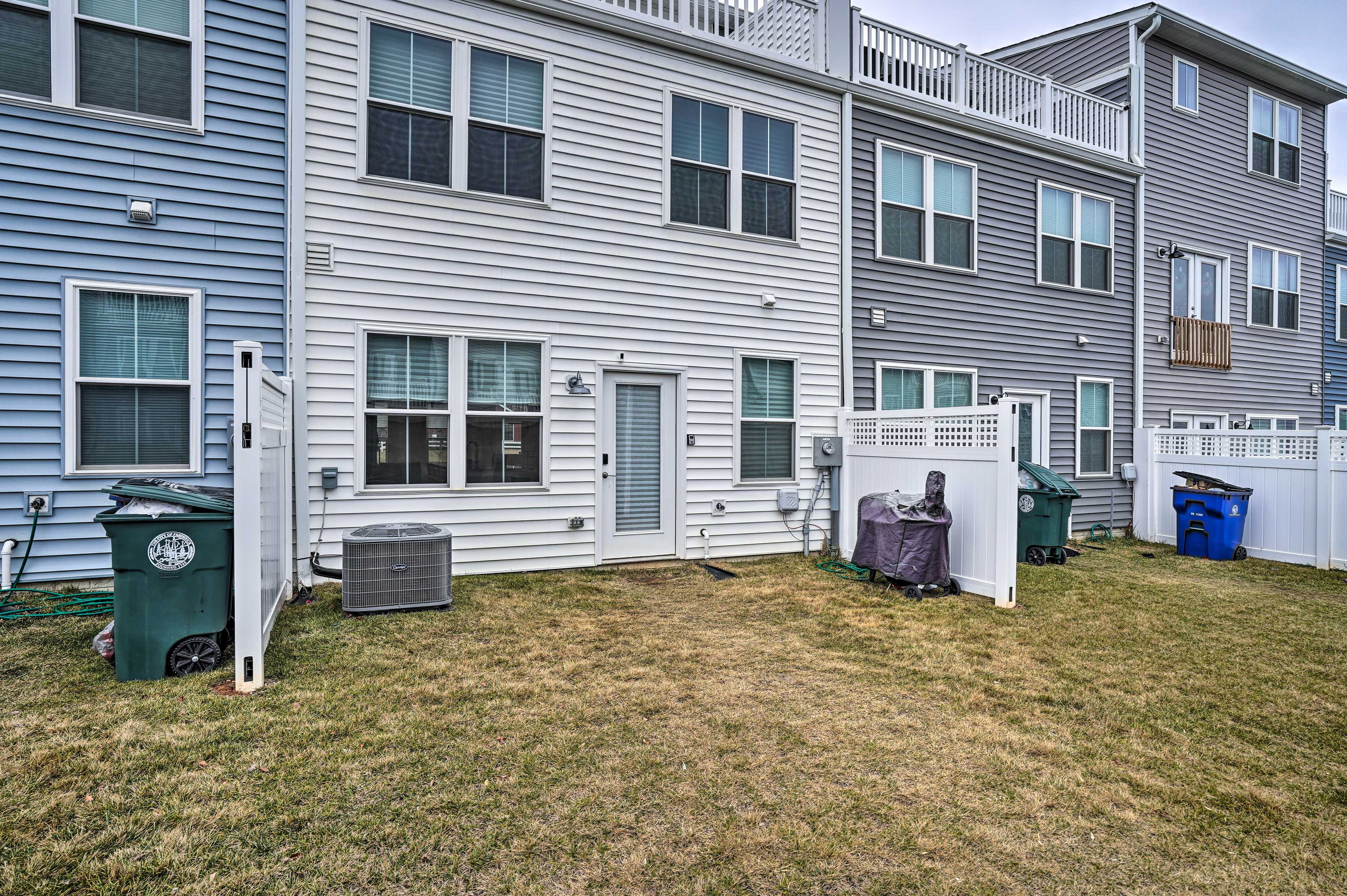 Main Entry | Keyless Entry | 2 External Security Cameras (Facing Out)