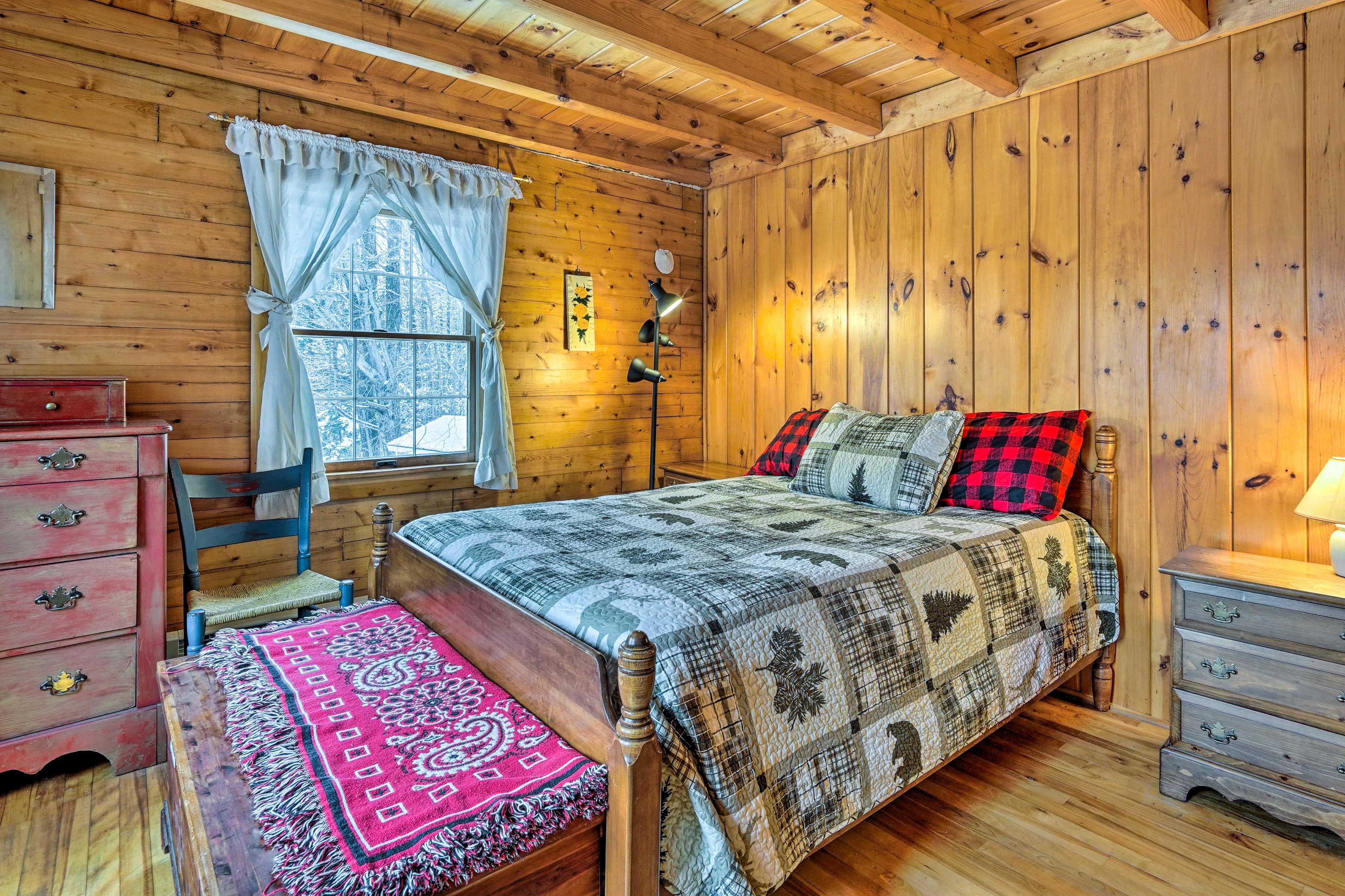 Bedroom 1 | Full Bed | Linens Provided
