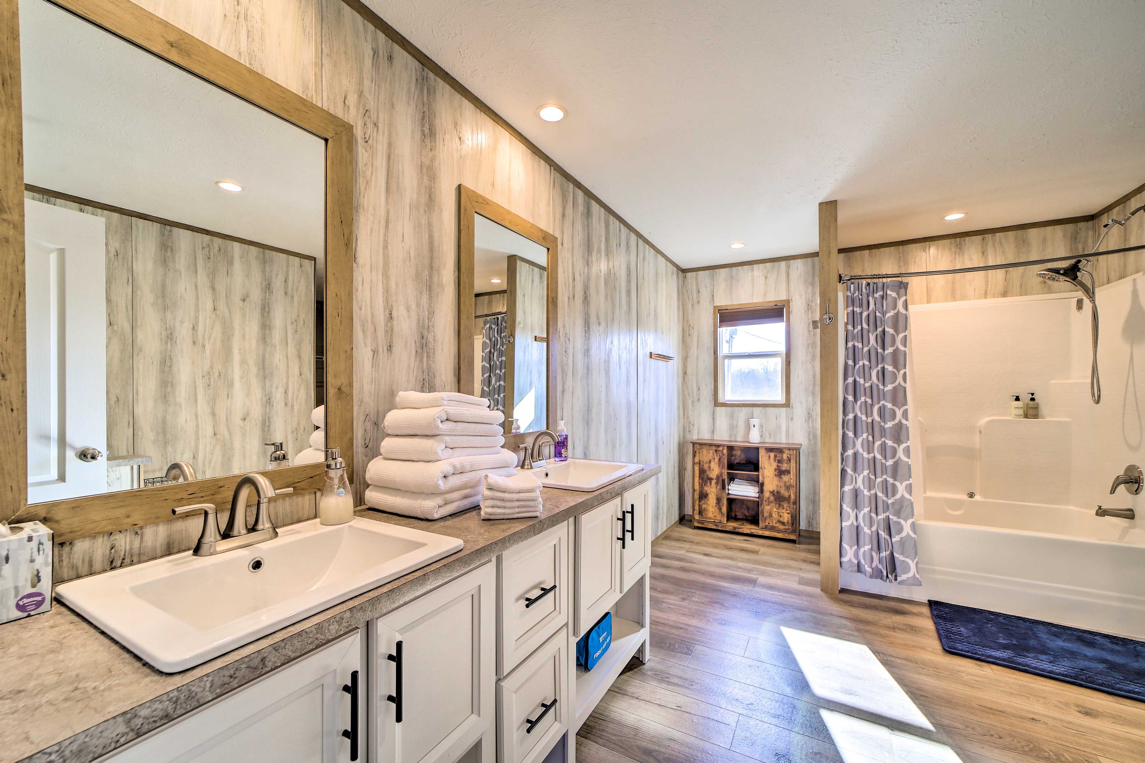 En-Suite Bathroom | Complimentary Toiletries