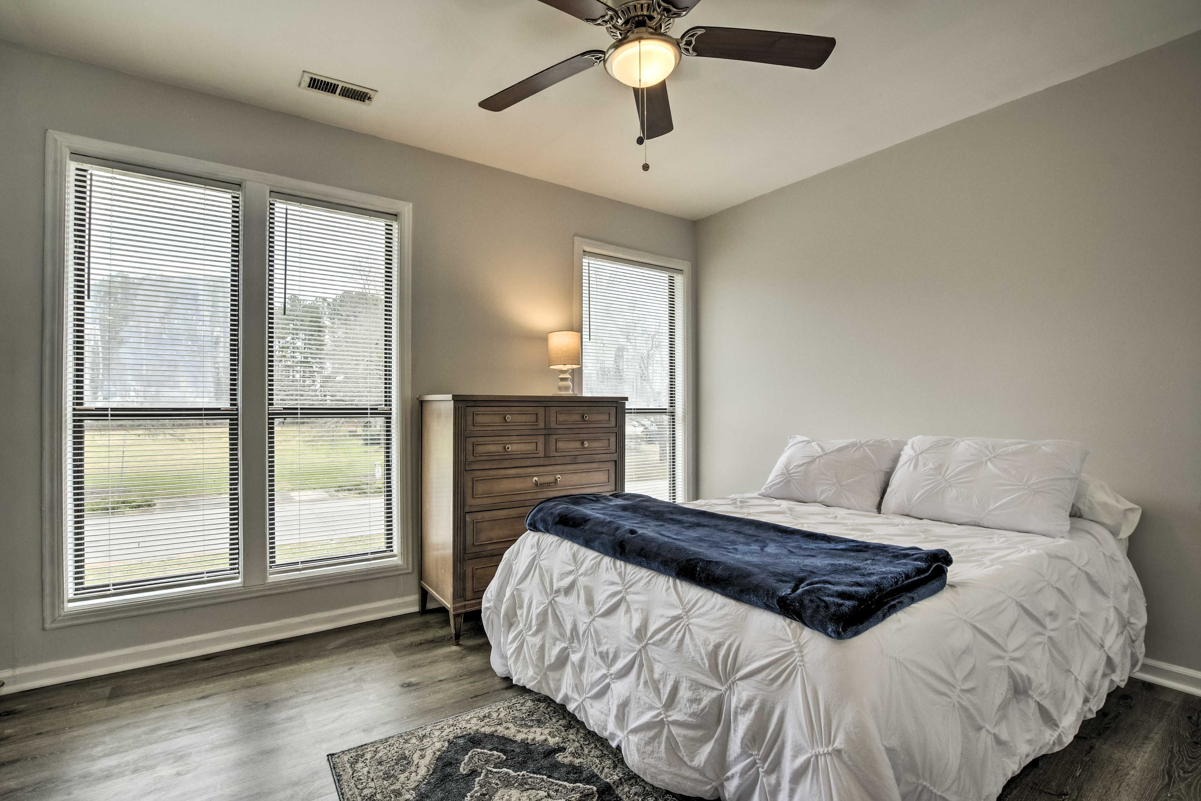 Bedroom 1 | 2nd Floor | Queen Bed | Ceiling Fan