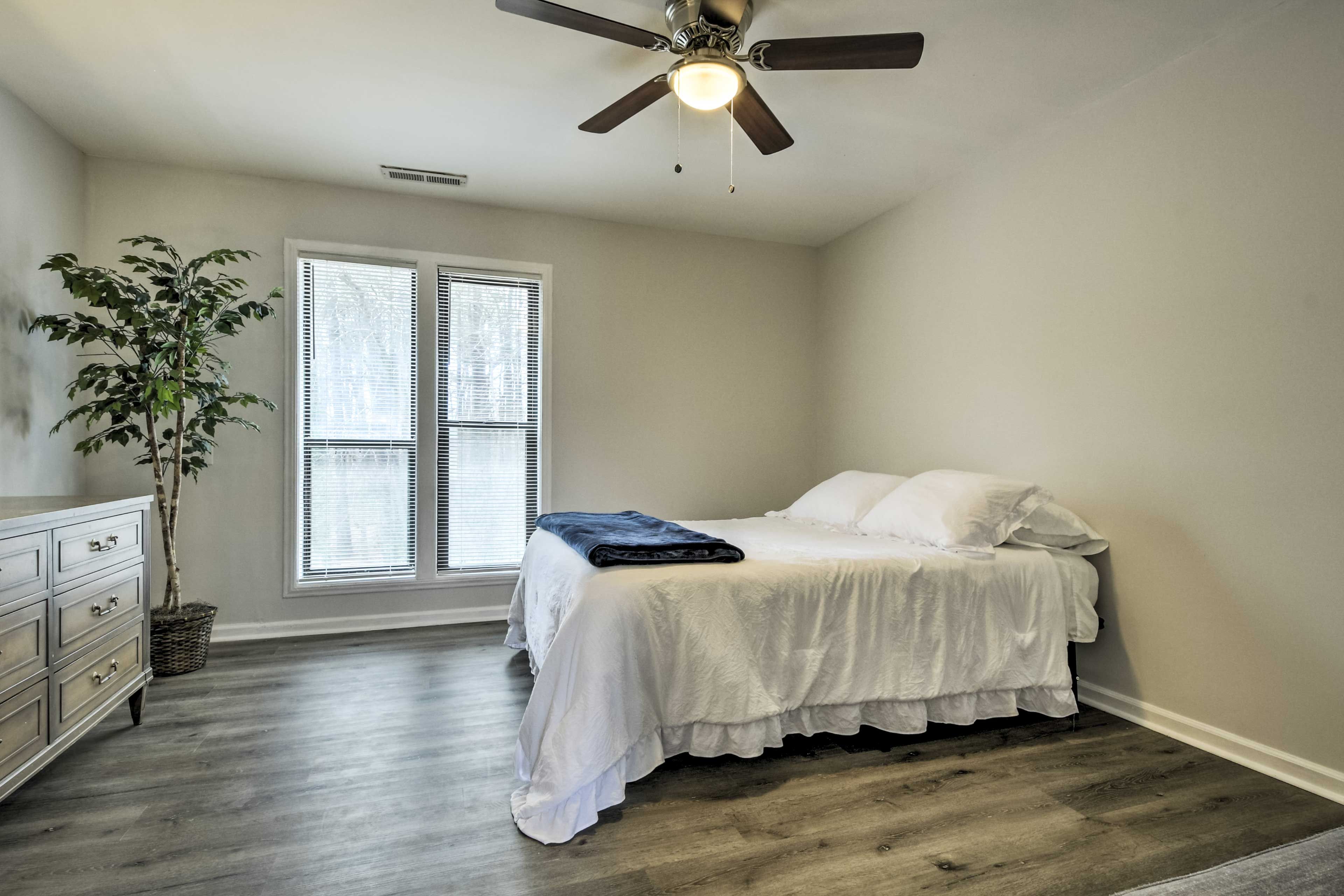 Bedroom 2 | 2nd Floor | Full Bed | Ceiling Fan
