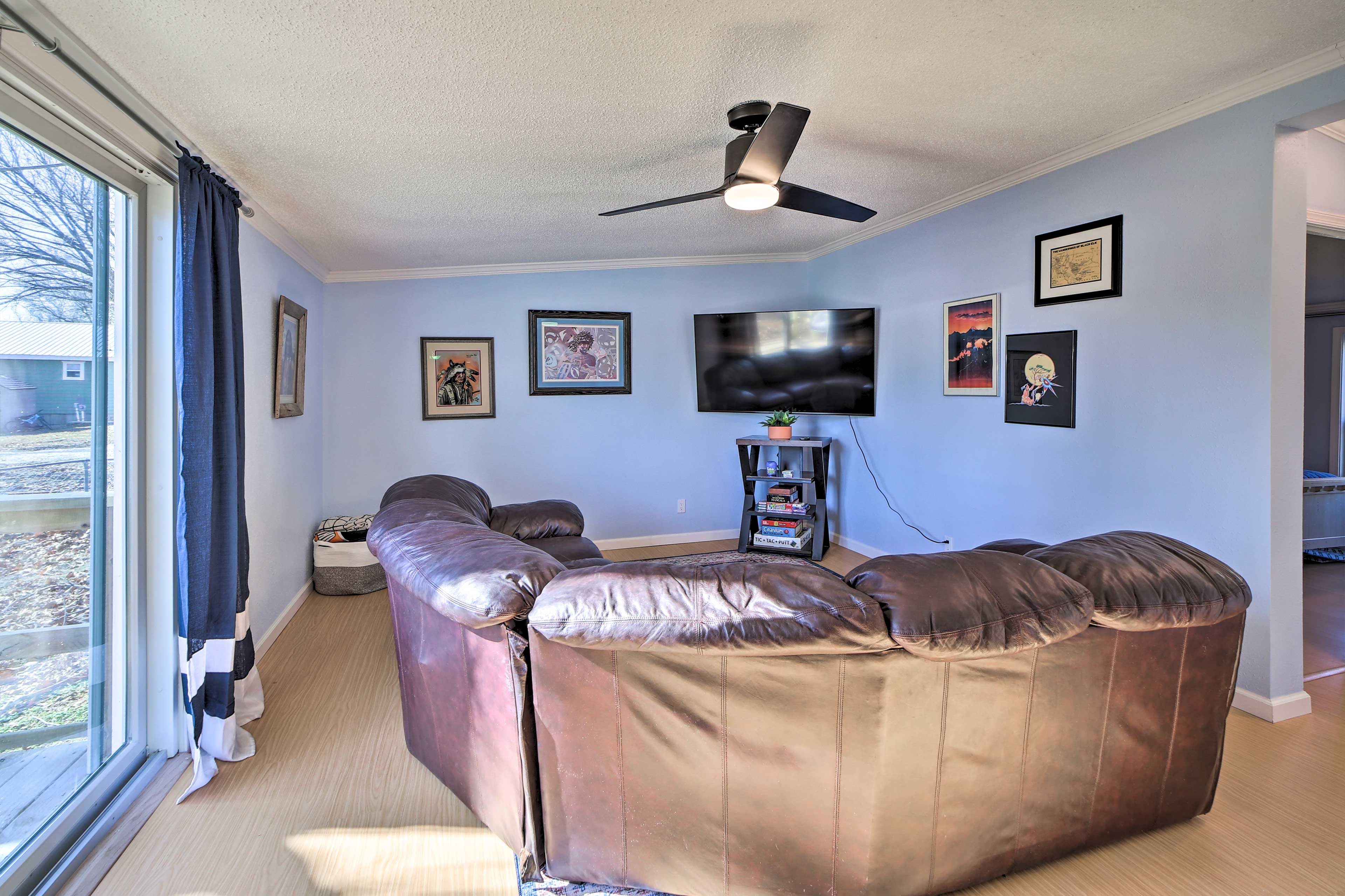 Living Room | Central A/C & Heating