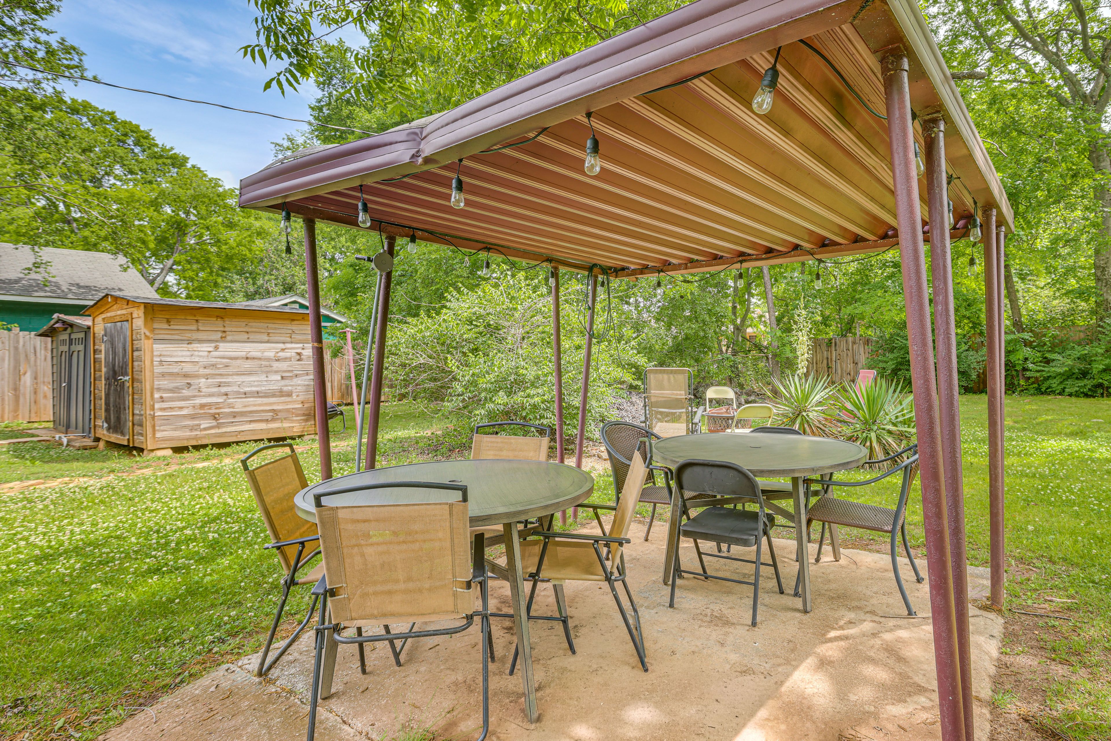 Exterior | Outdoor Dining | Covered Patio