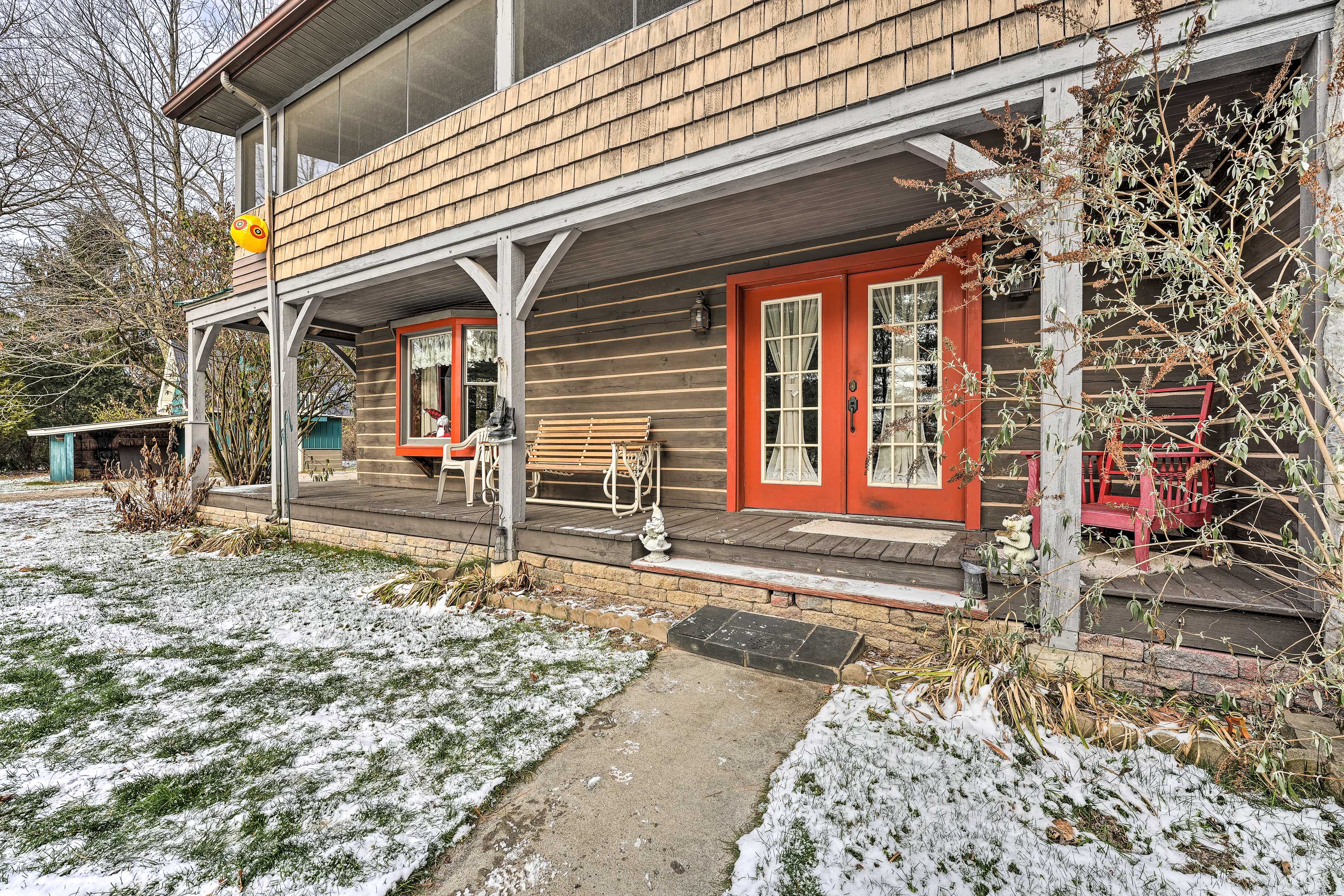Front Entry | Covered Porch