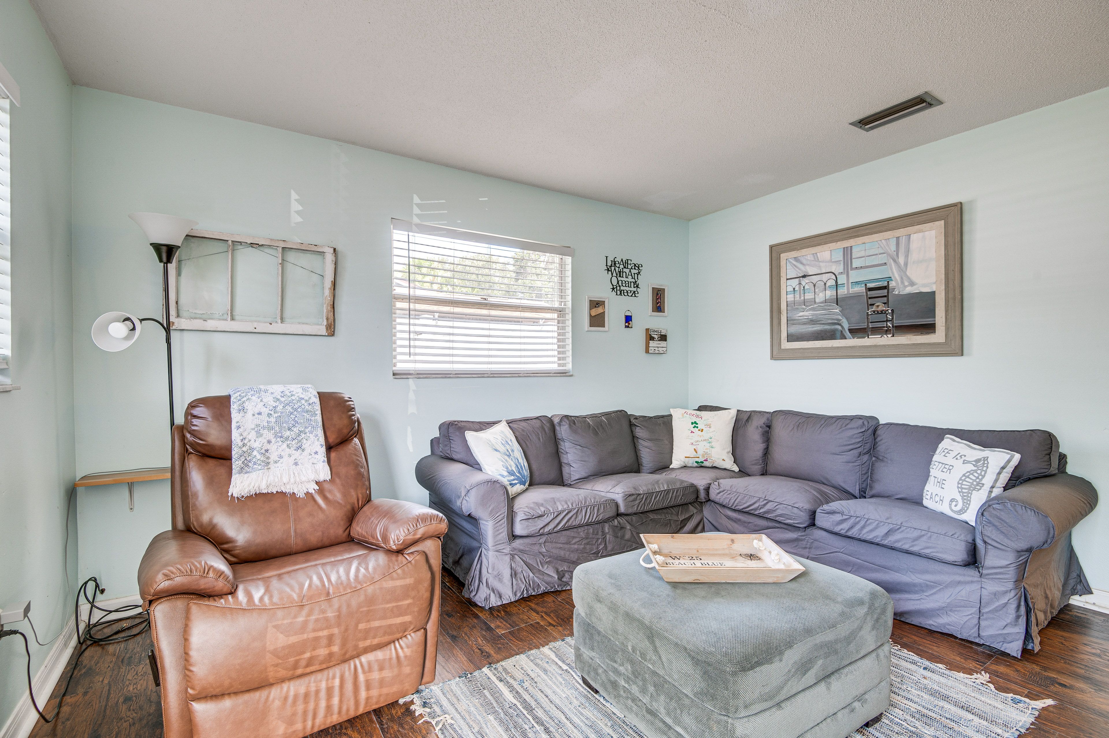 Living Room | Free WiFi | Smart TV