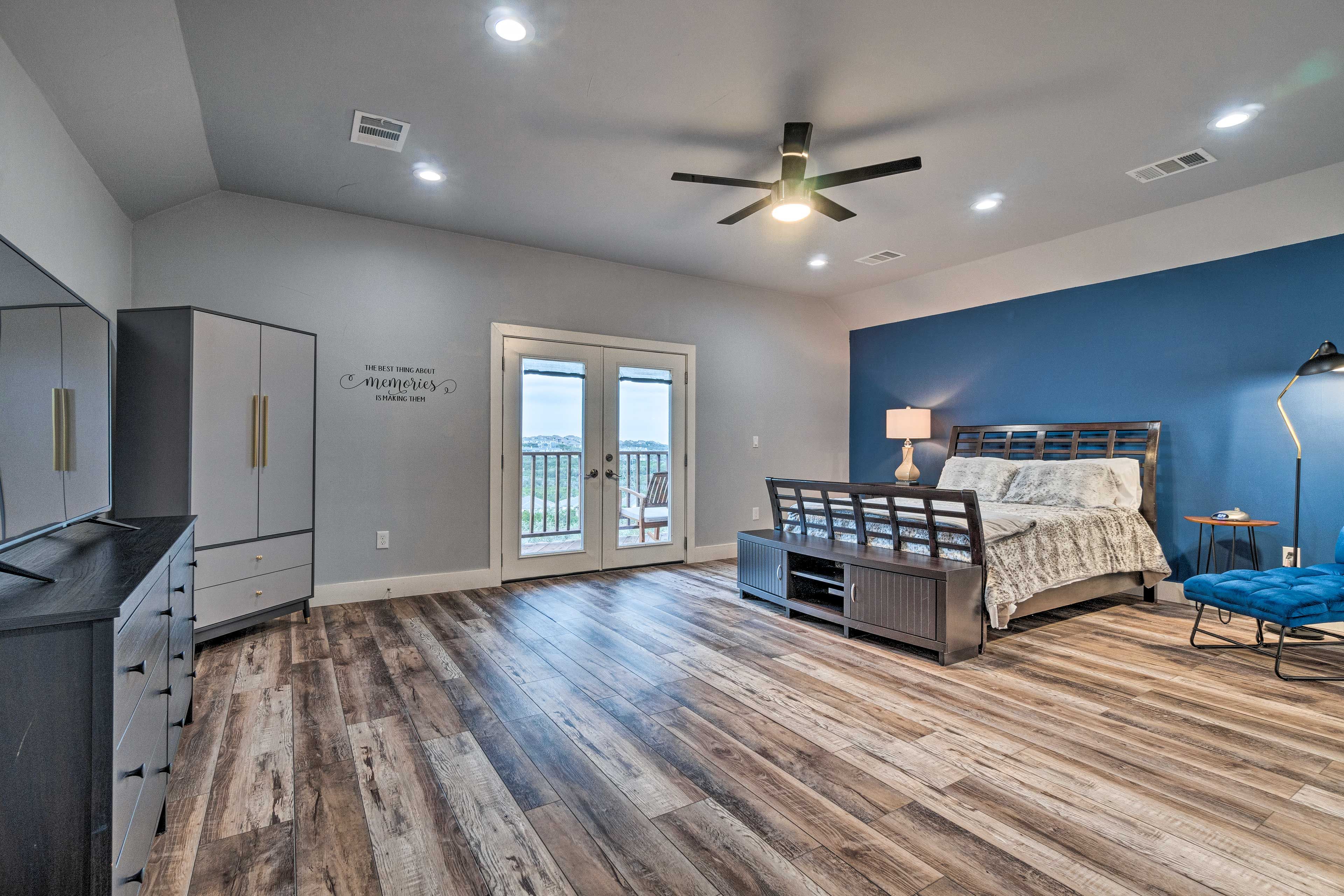 Bedroom 3 | Queen Bed | 2nd Floor | Smart TV | Private Balcony