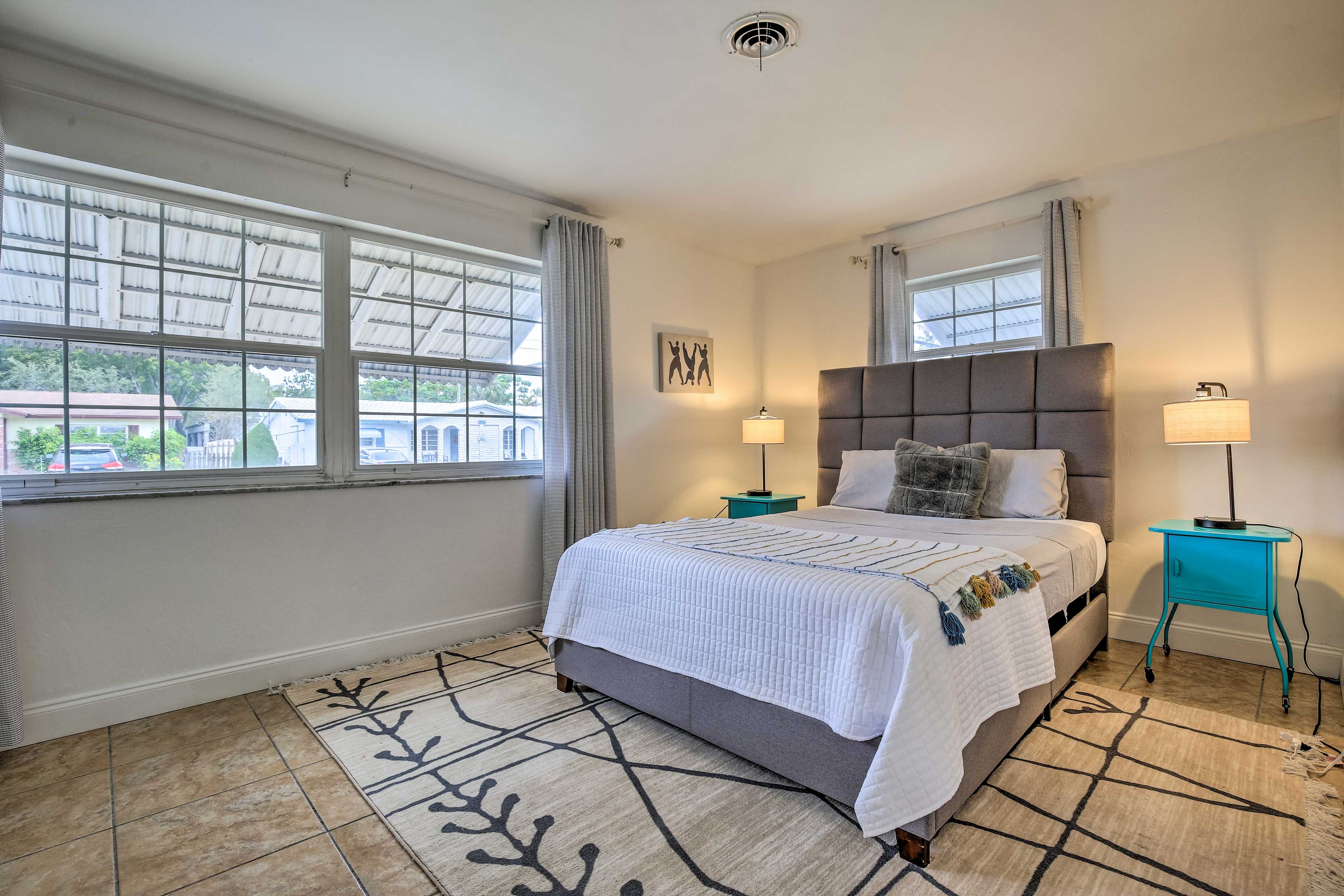 Bedroom 2 | Queen Bed