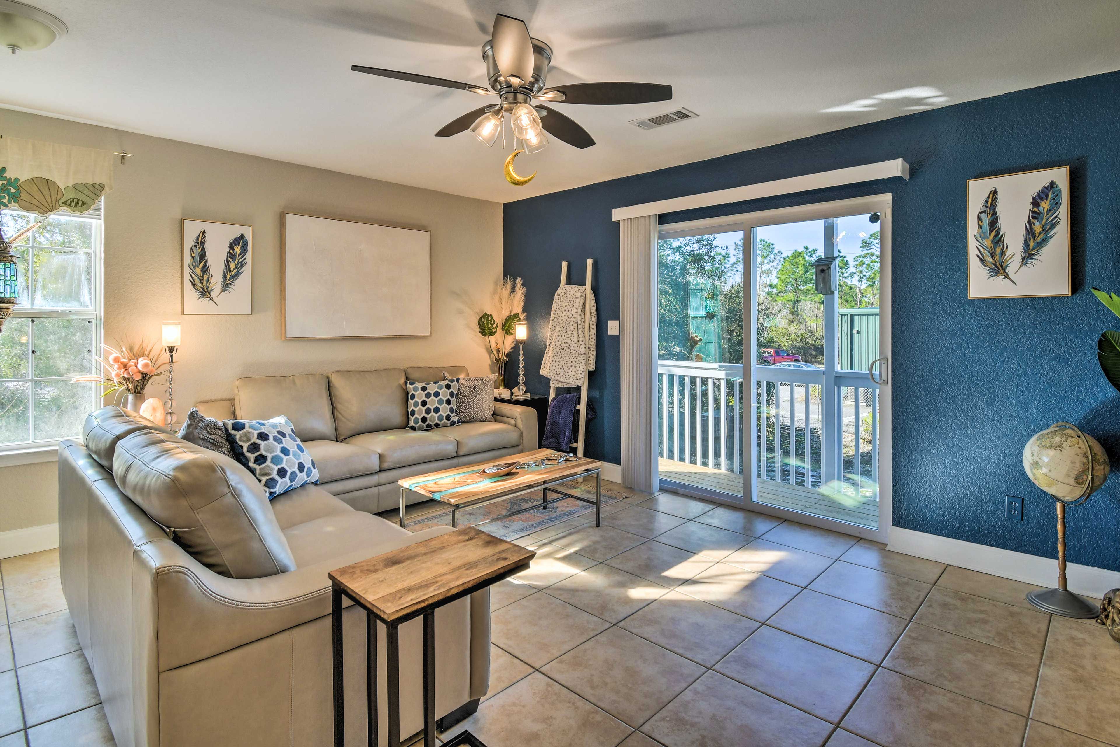 Pensacola Vacation Rental | 2BR | 2.5BA | 1,285 Sq Ft | Stairs Required