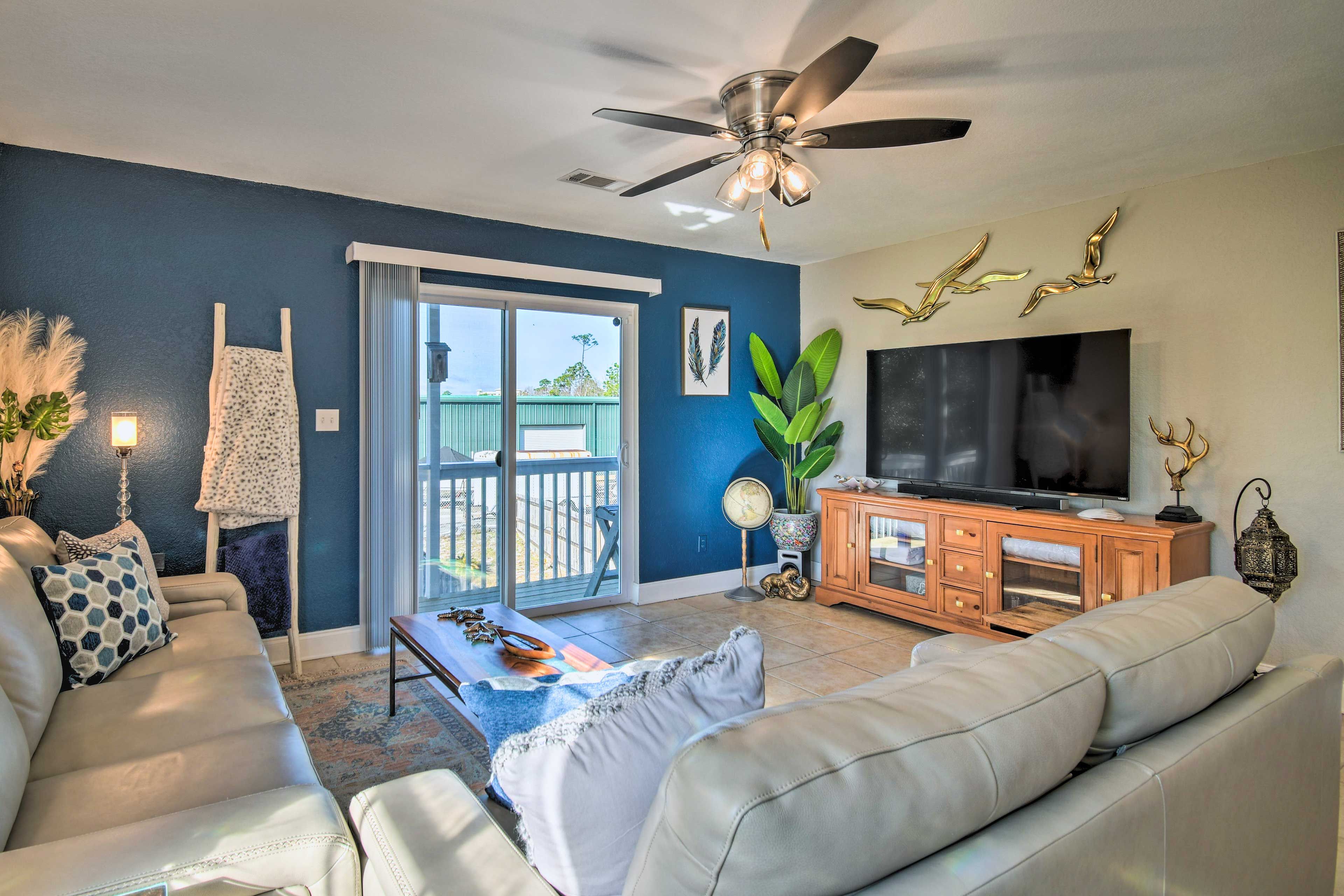 Living Room | Smart TV