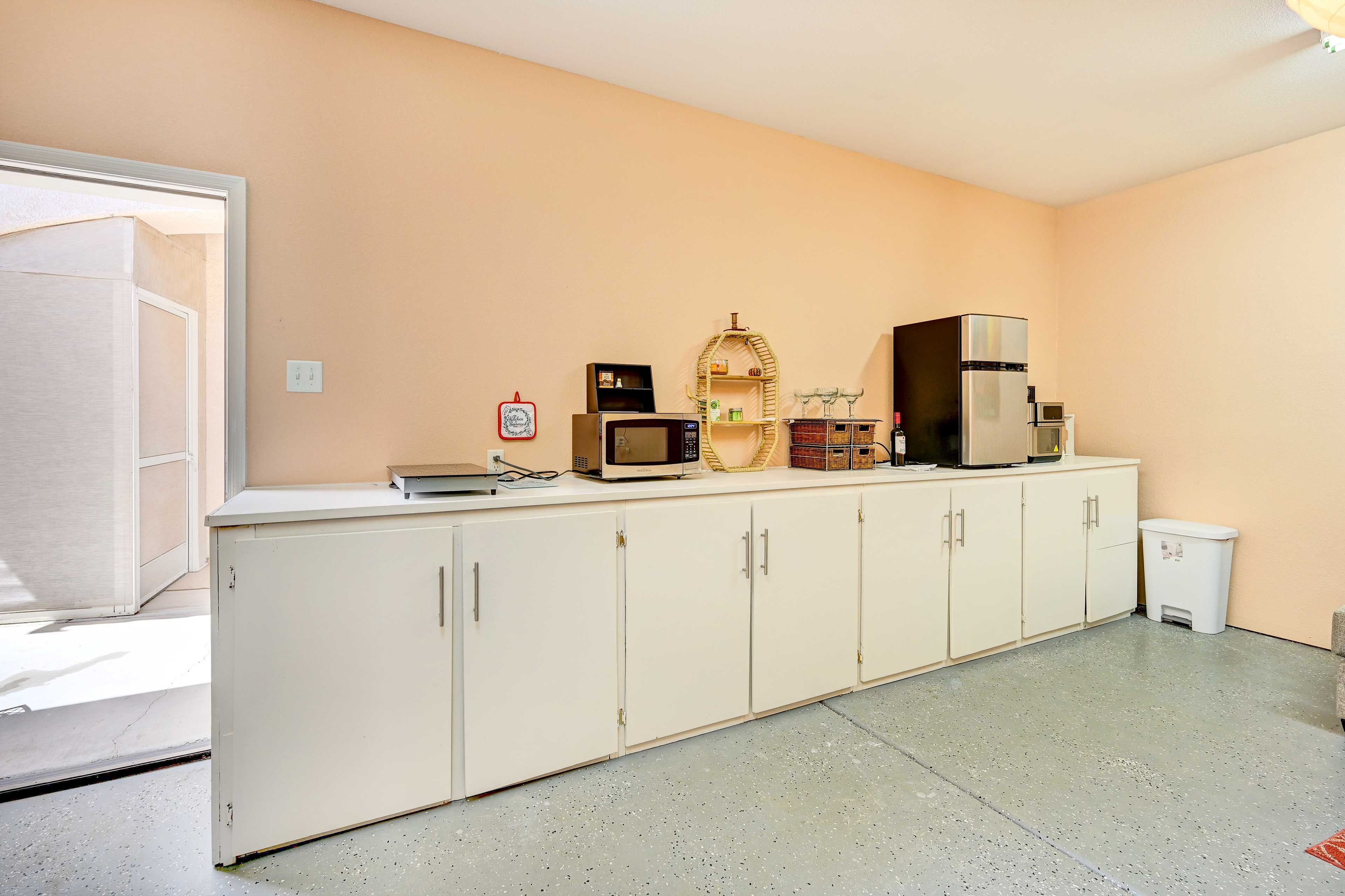 Kitchenette | Hot Plate | Toaster/Oven