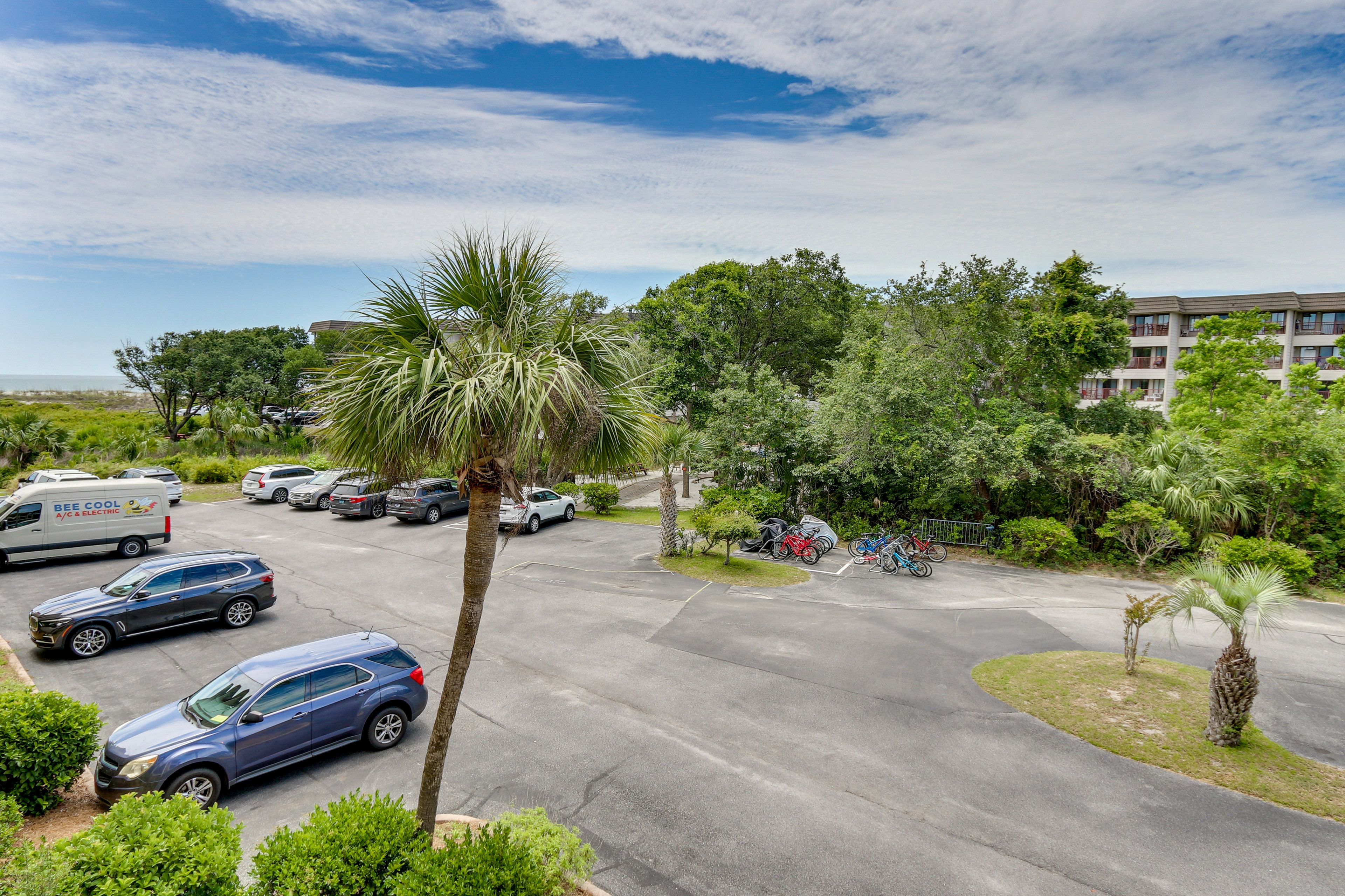 Parking | Community Lot