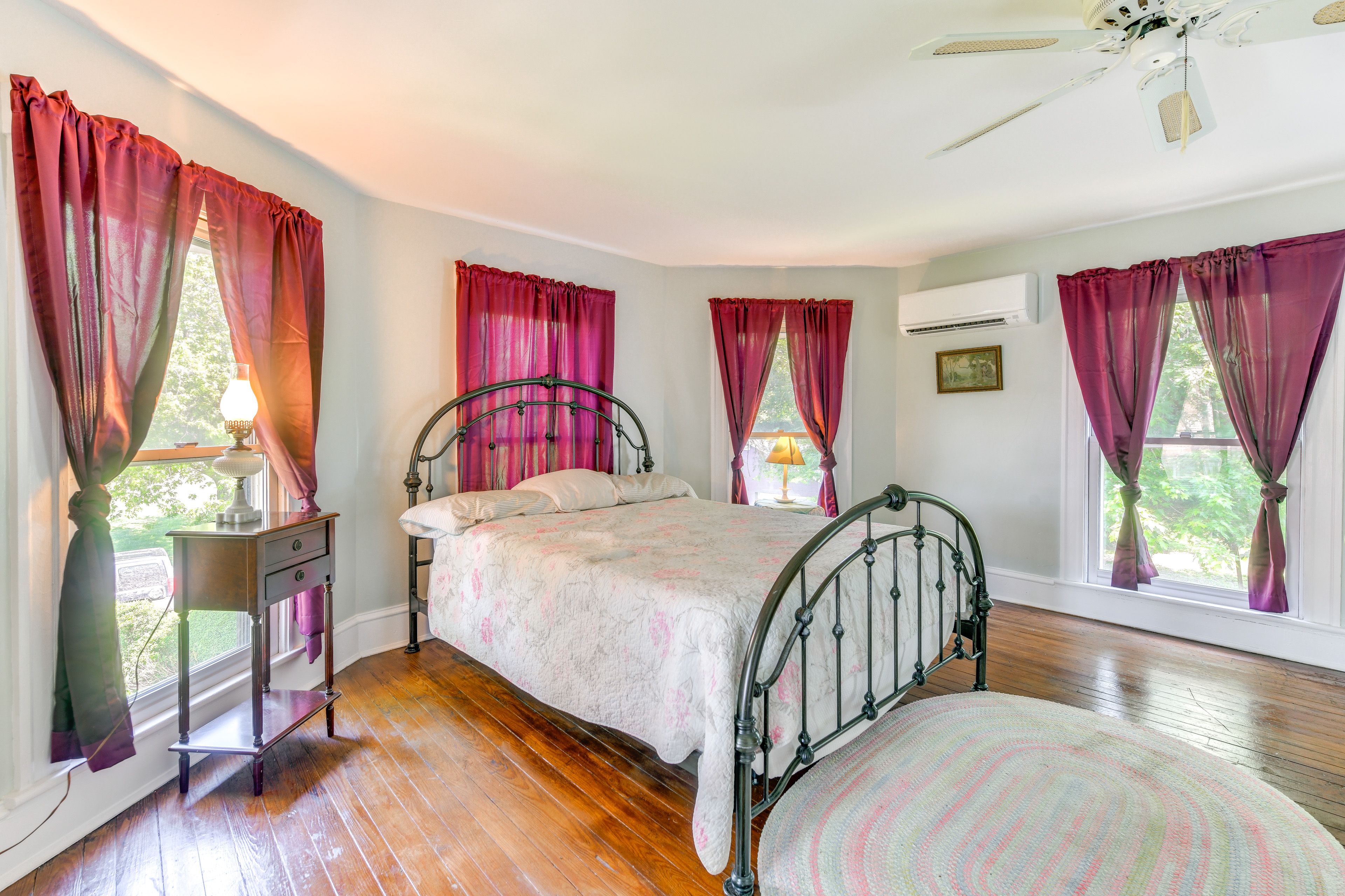 Bedroom 4 | Queen Bed