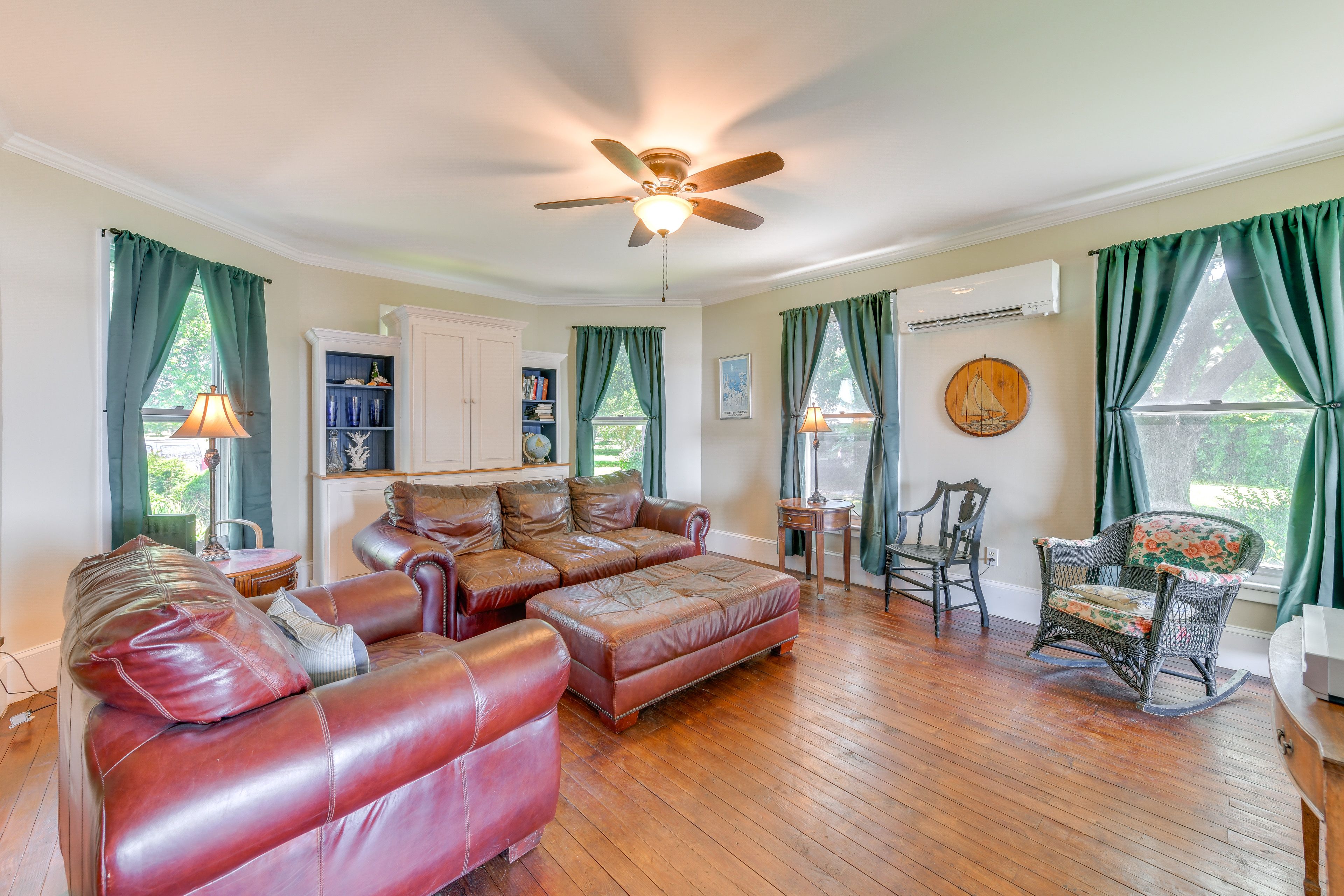 Living Room | Smart TV | Mini-Split A/C Units | Free WiFi