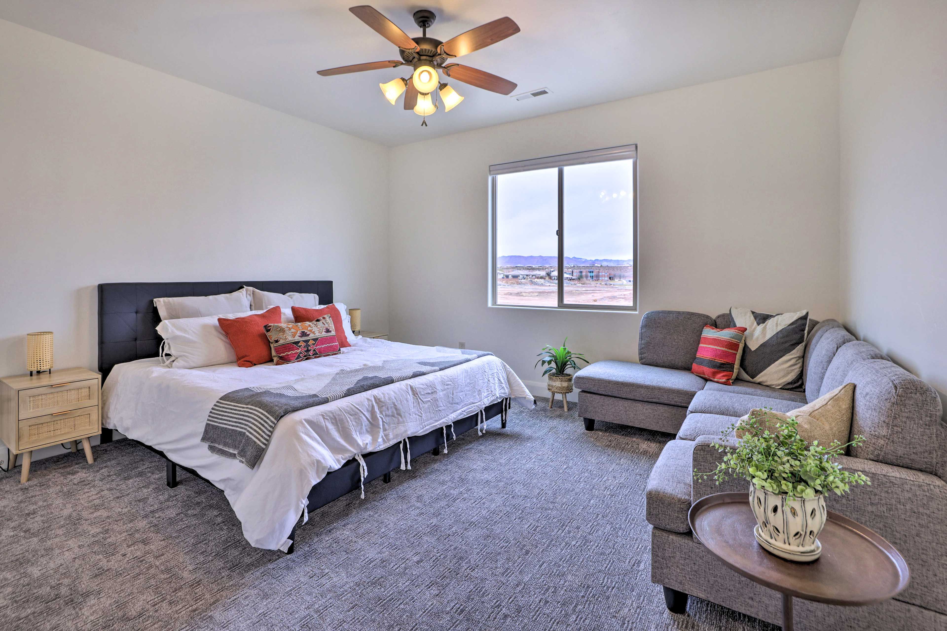 Bedroom 1 | King Bed