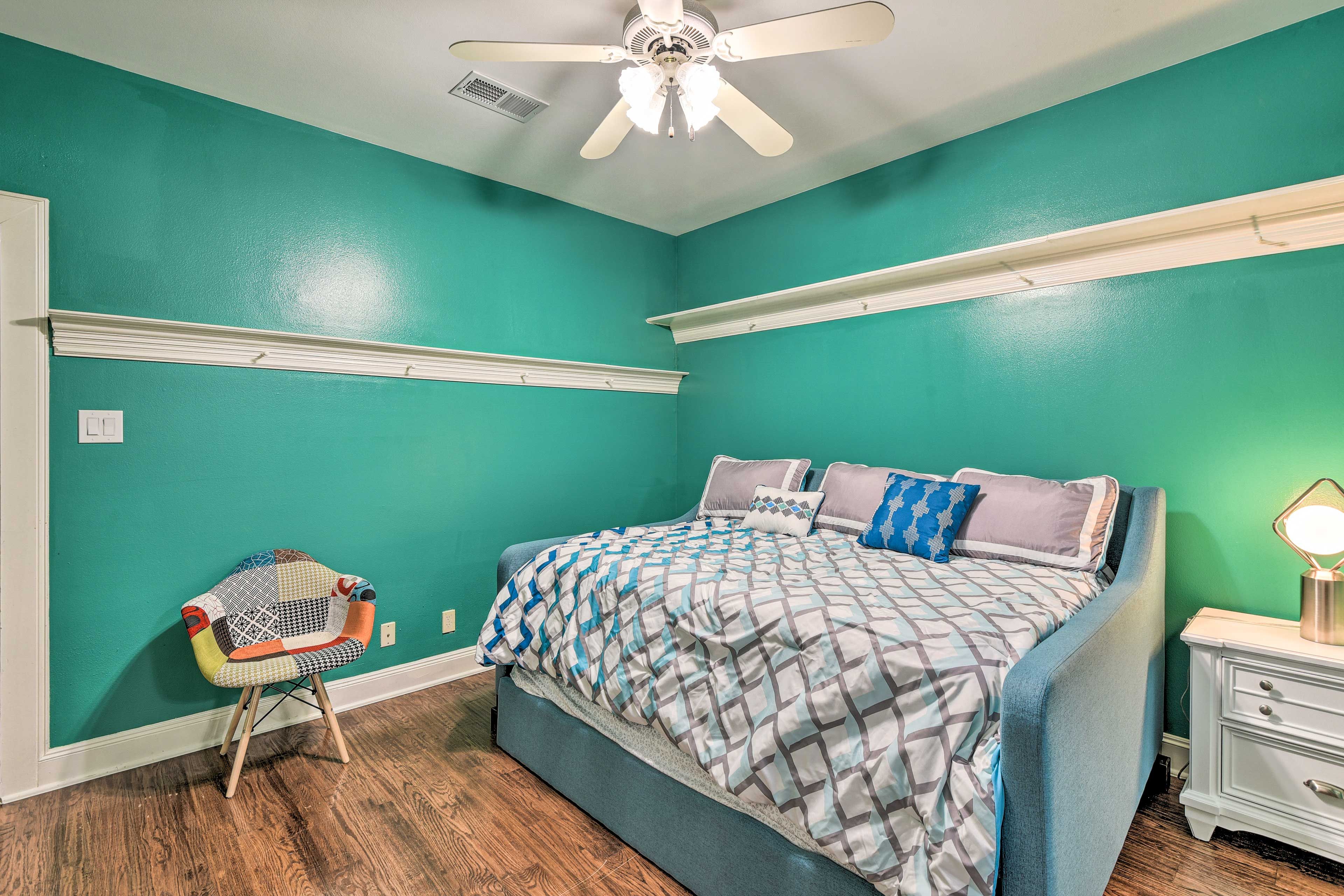 Bedroom 2 | Full Daybed w/ Twin Trundle | Ground Floor