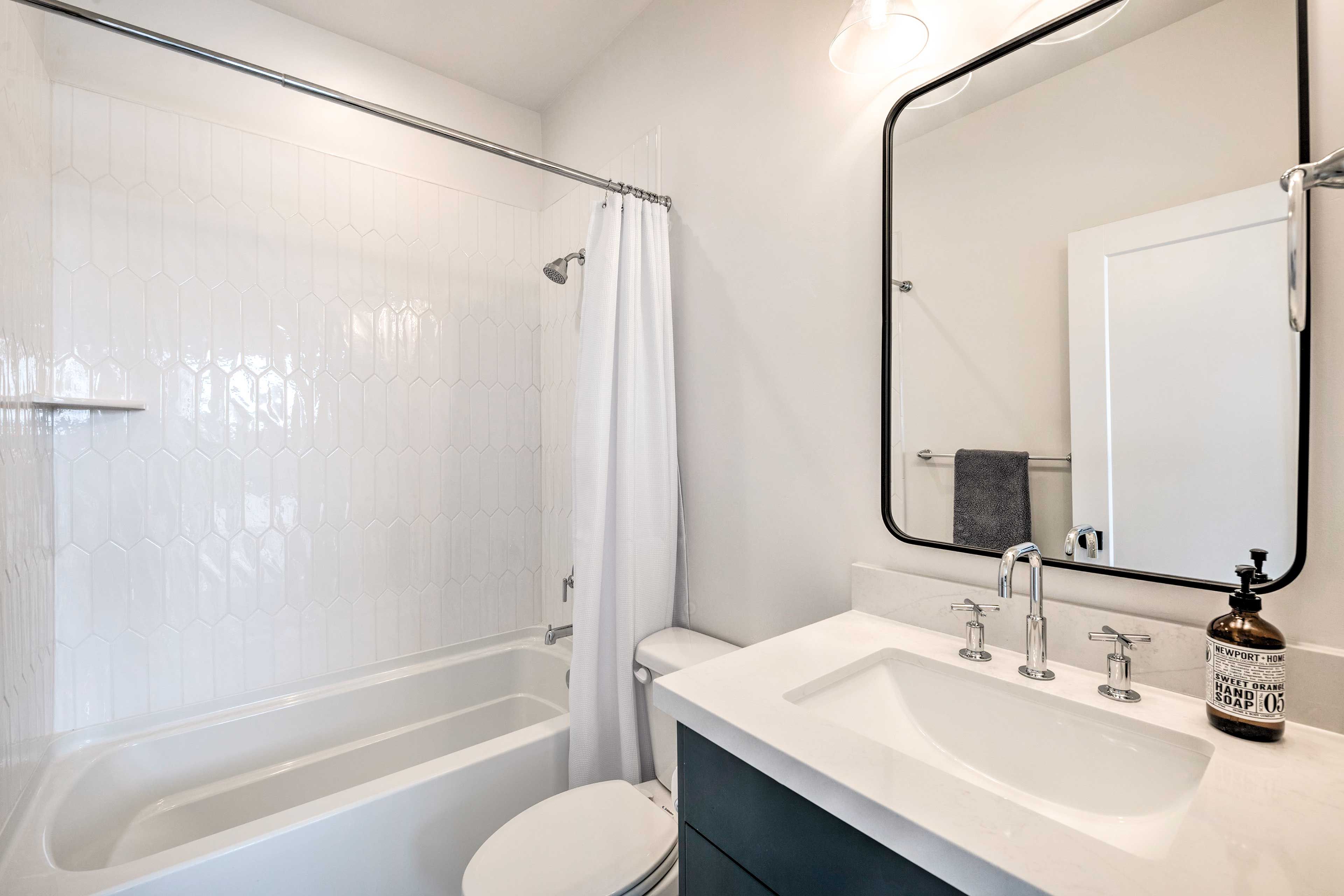 Full Bathroom | 2nd Floor | Hair Dryer