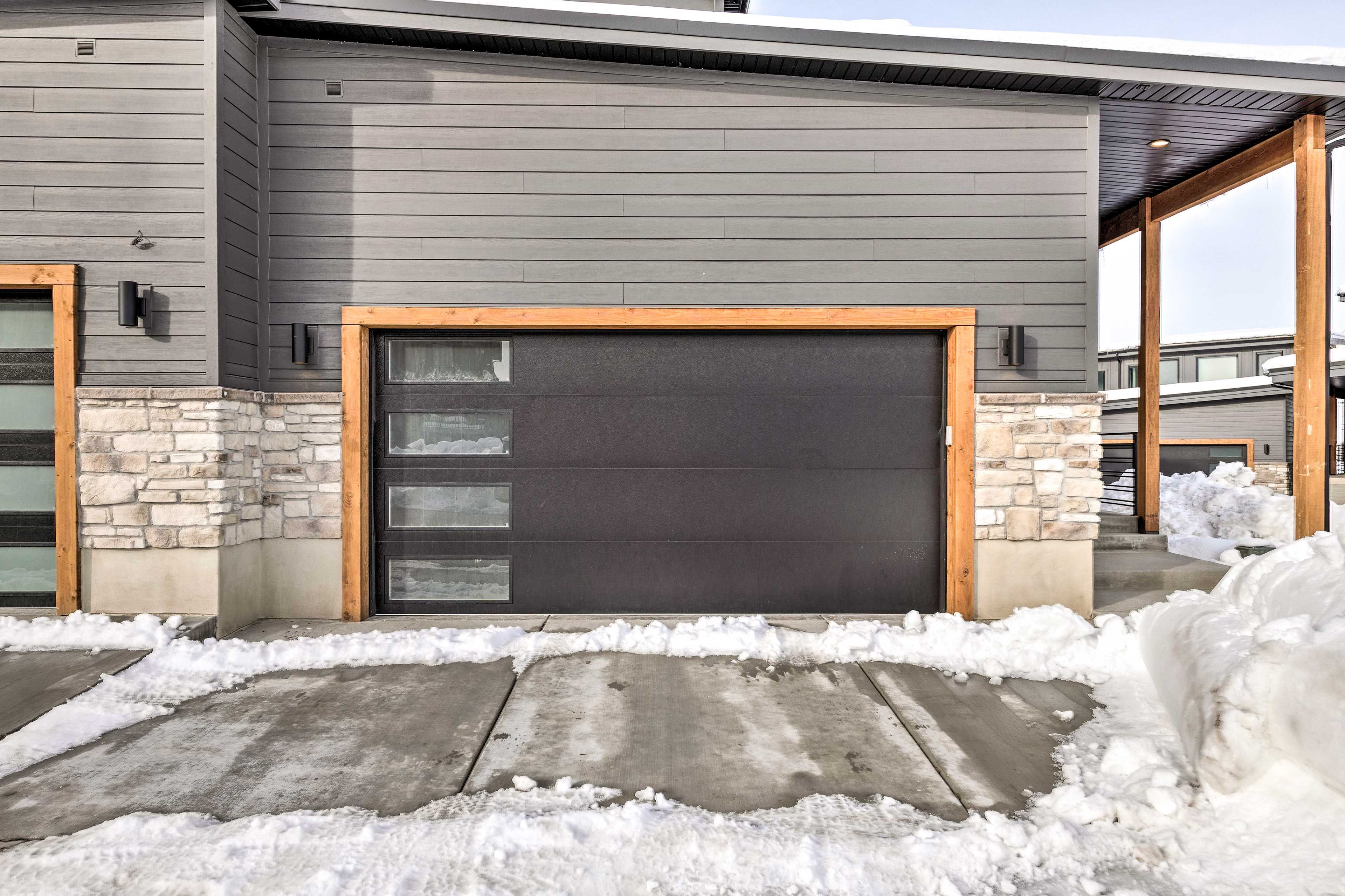 Parking | Garage (1 Vehicle) | Driveway (2 Vehicles) | Street