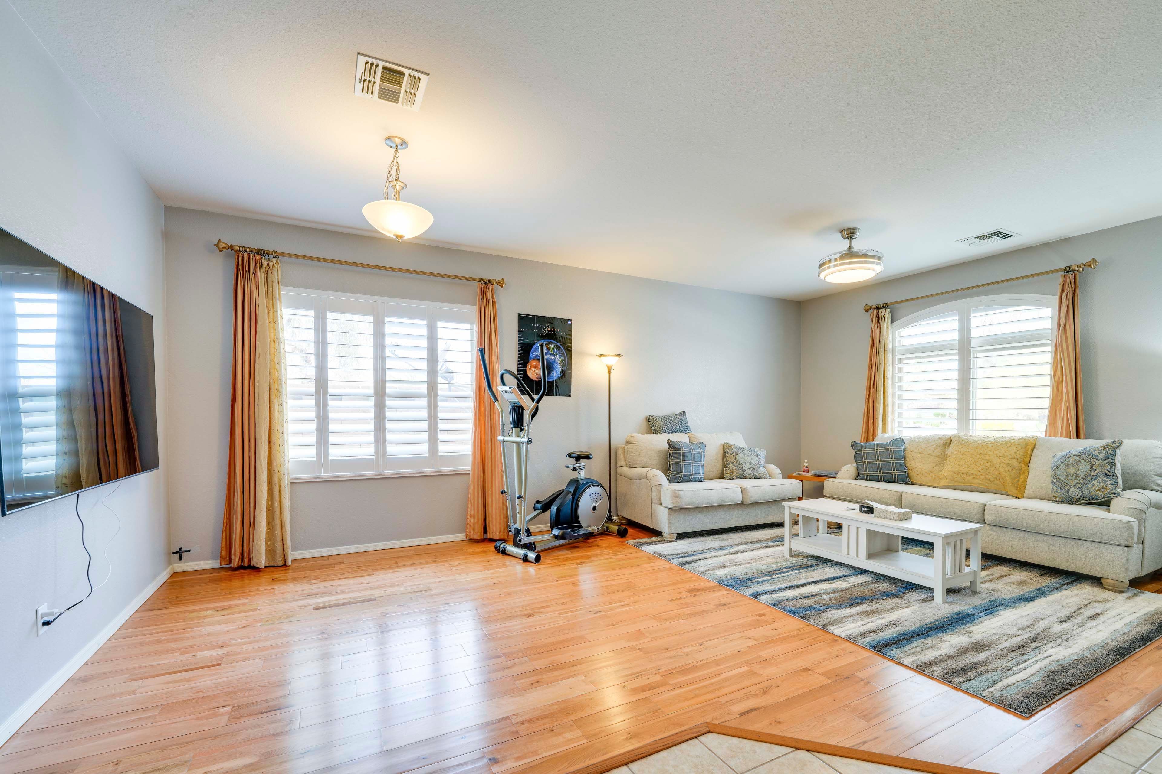 Peoria Vacation Rental | 4BR | 2BA | Step-Free Access | 2,171 Sq Ft