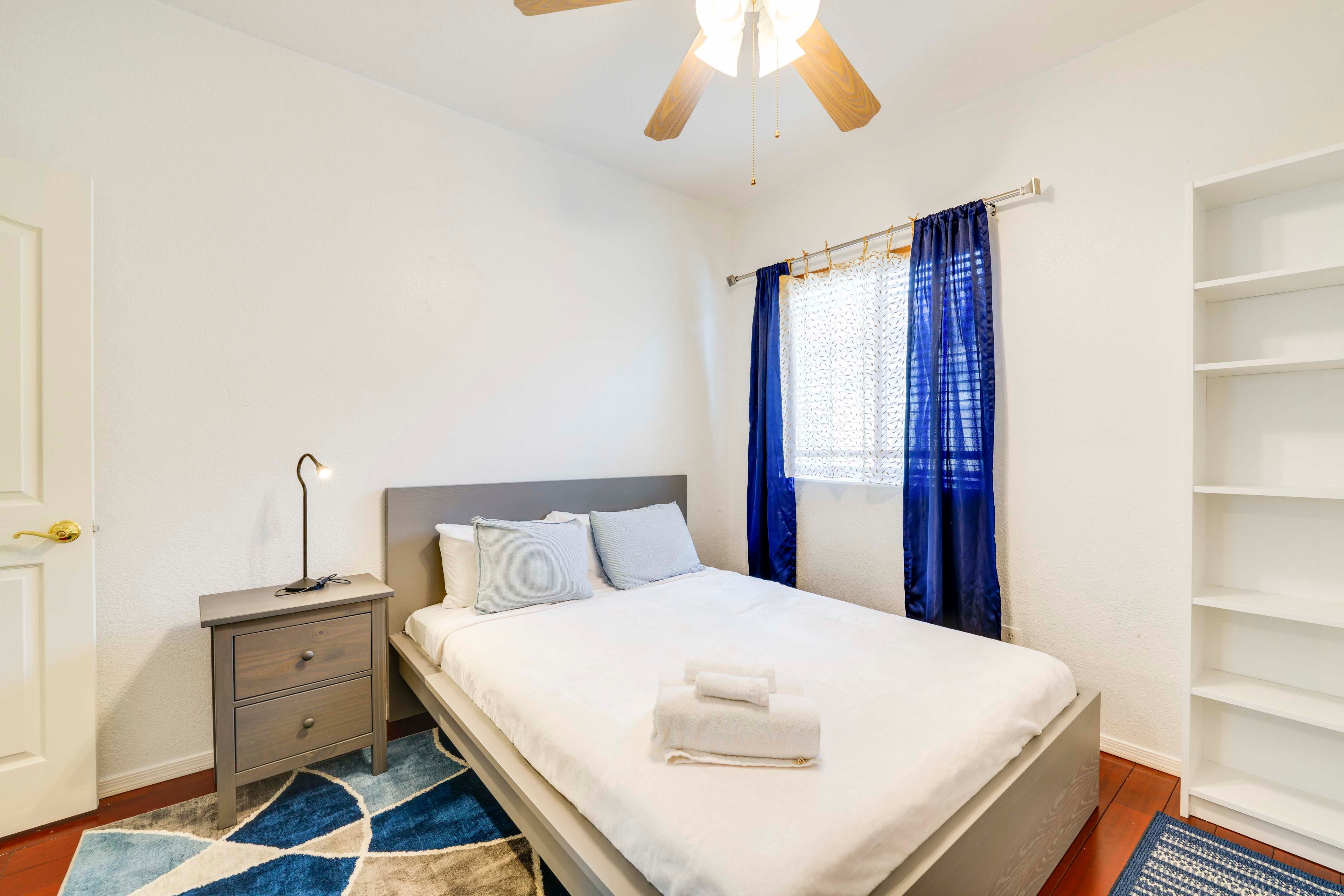 Bedroom 3 | Queen Bed