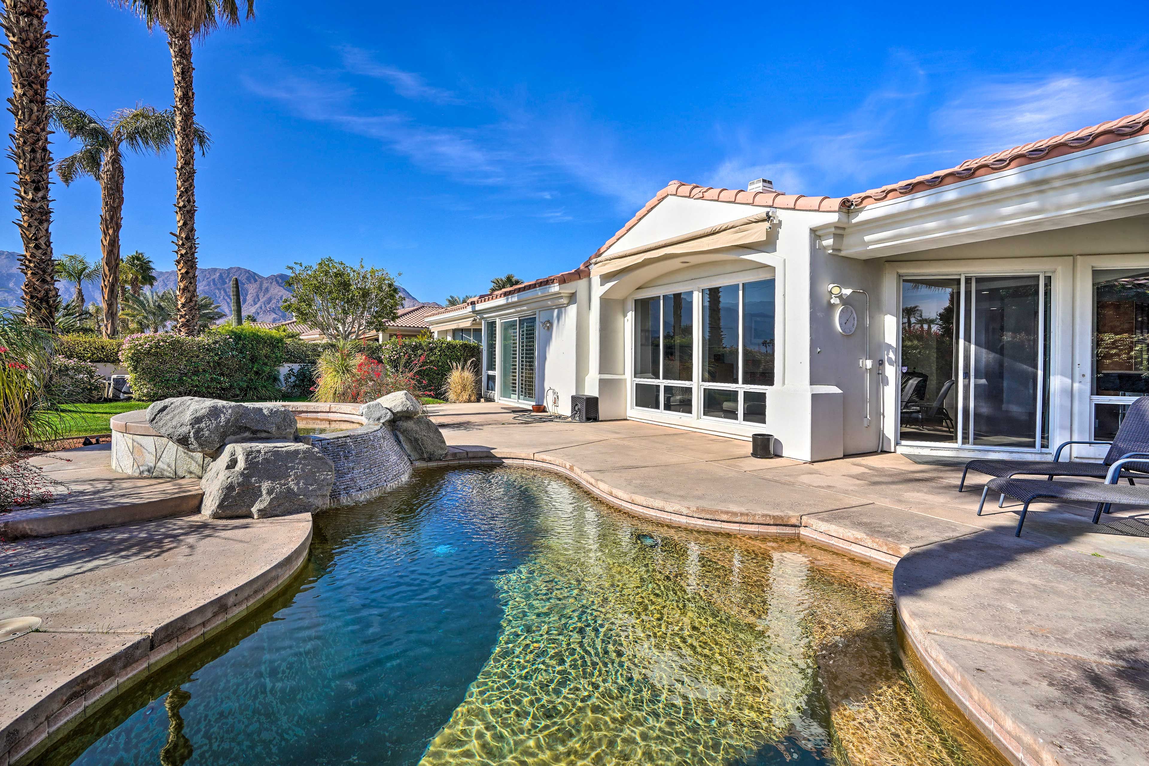 Private Heated Pool (Depth 3'-6') | Hot Tub