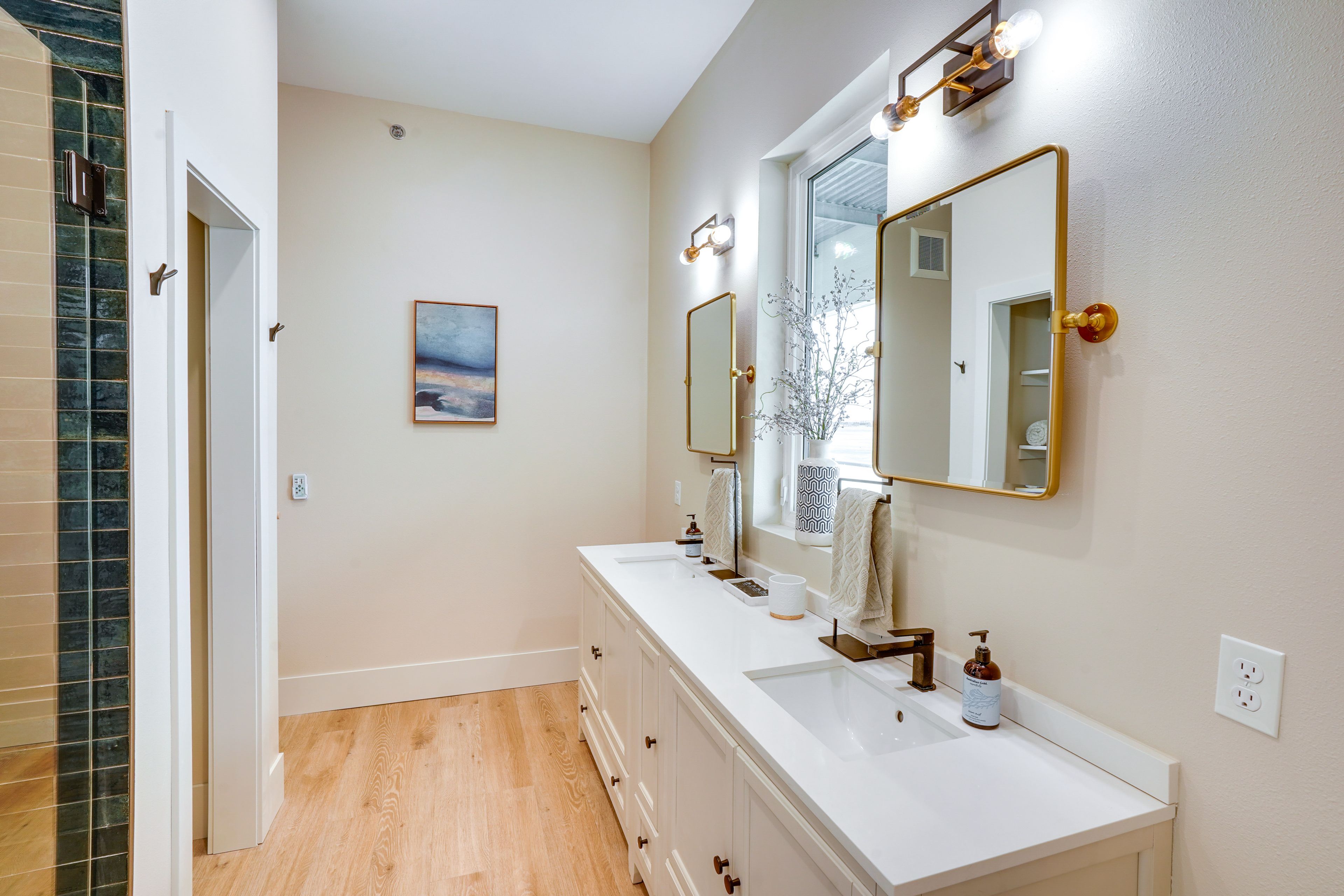 En-Suite Bathroom | Towels Provided | Complimentary Toiletries