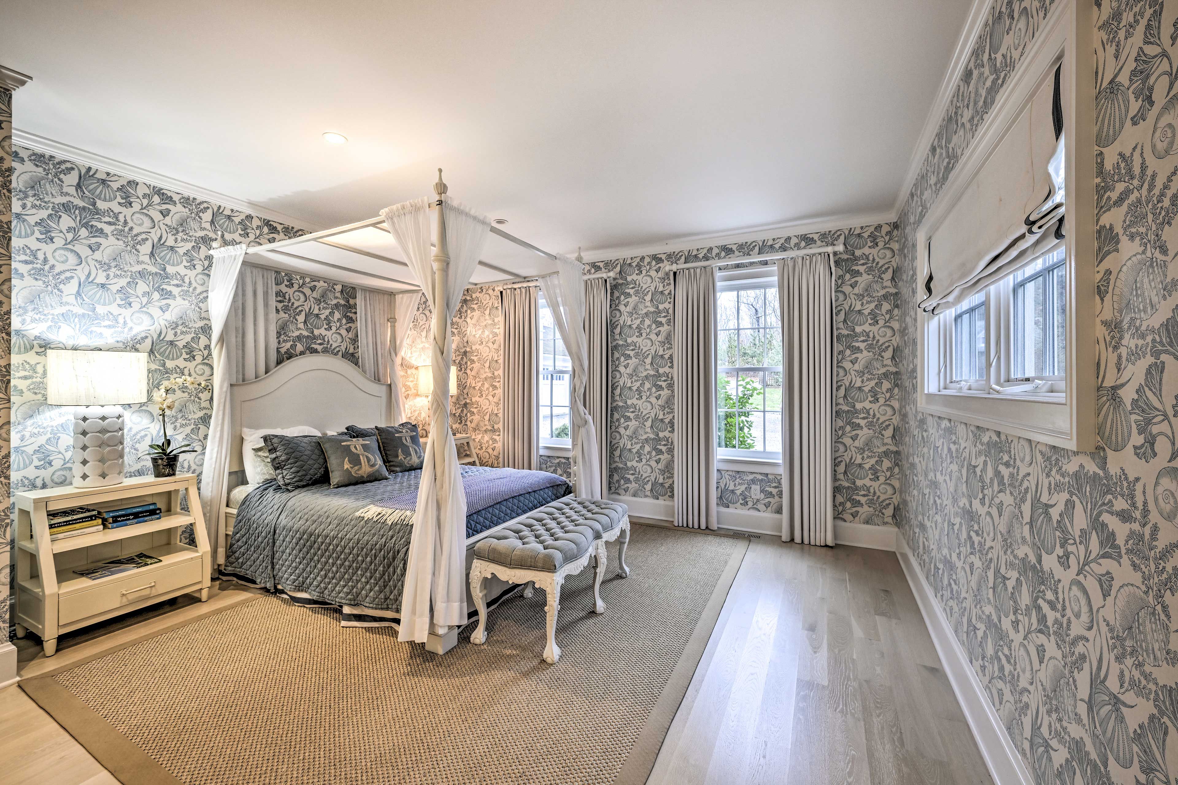 Bedroom 1 | King Bed | Linens Provided