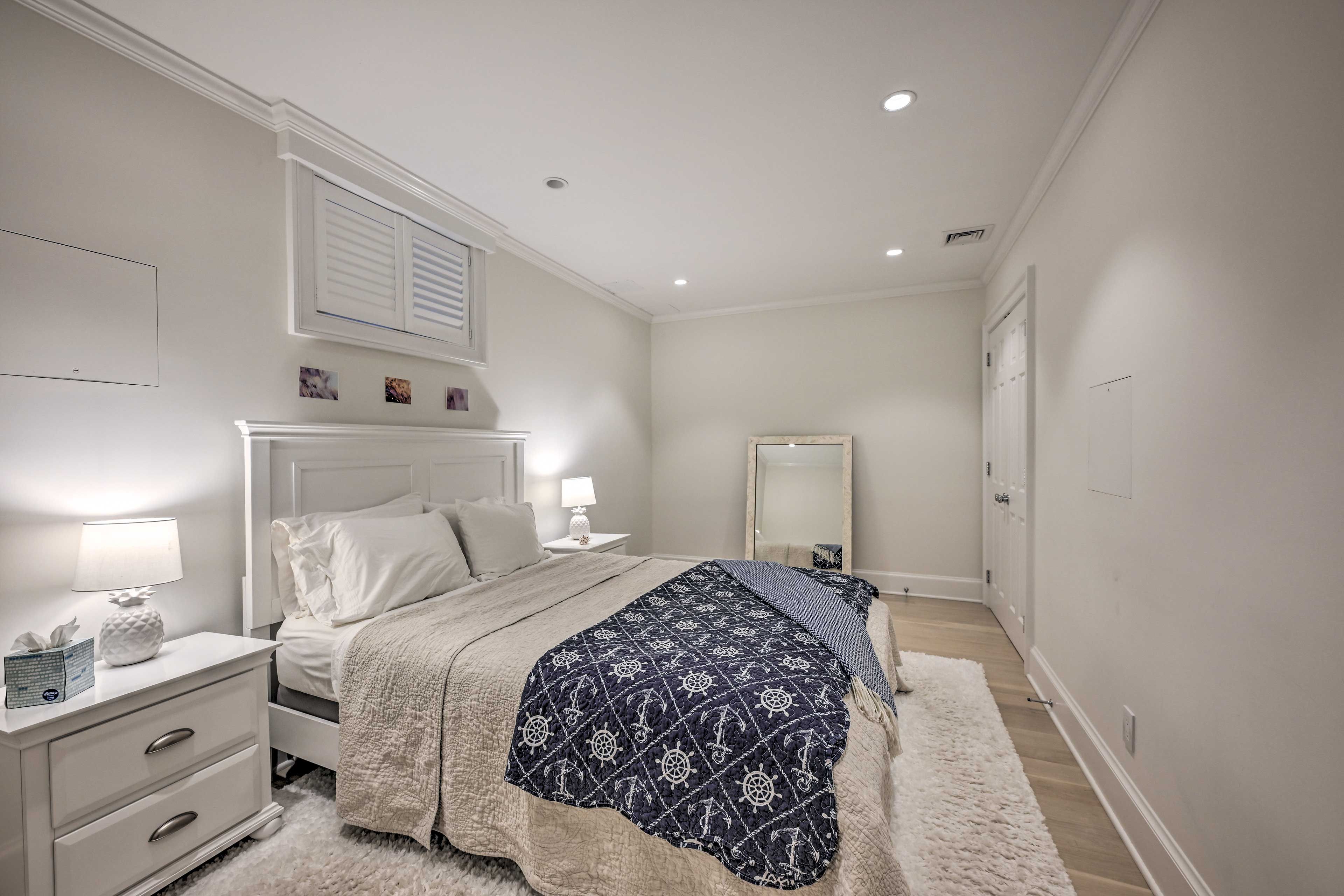 Bonus Room | King Bed
