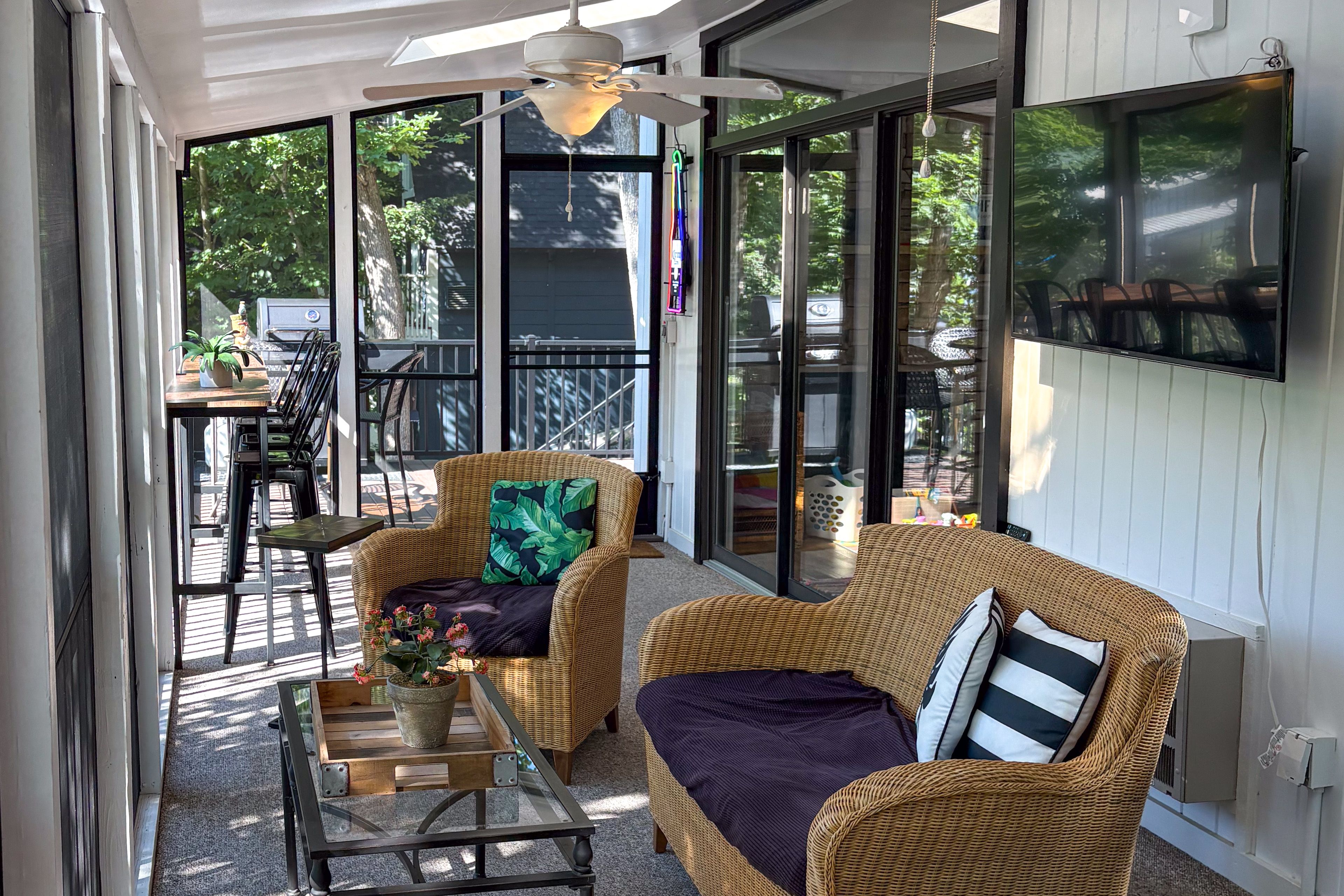 Screened-In Deck | 2nd Floor | Smart TV | Water Views